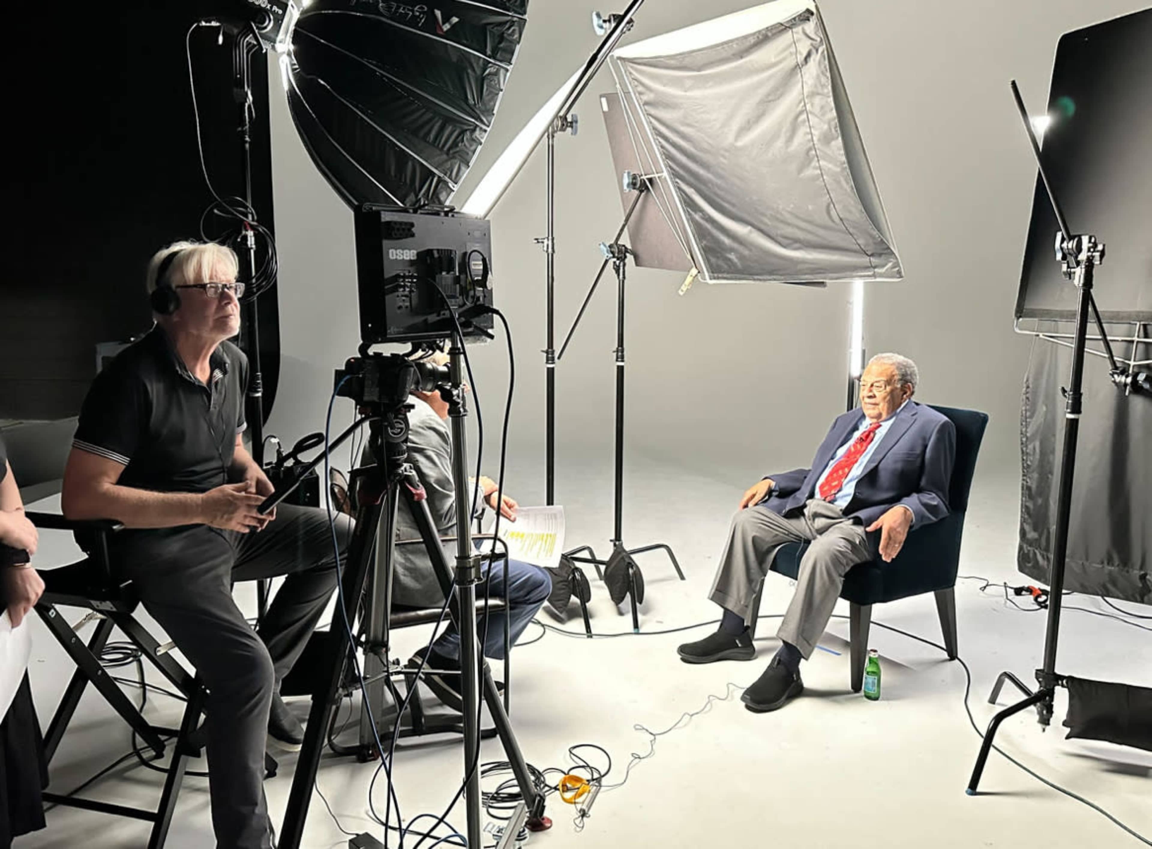 Versatile Podcast Studio and Production Cyc Wall Studio & Creator’s ...