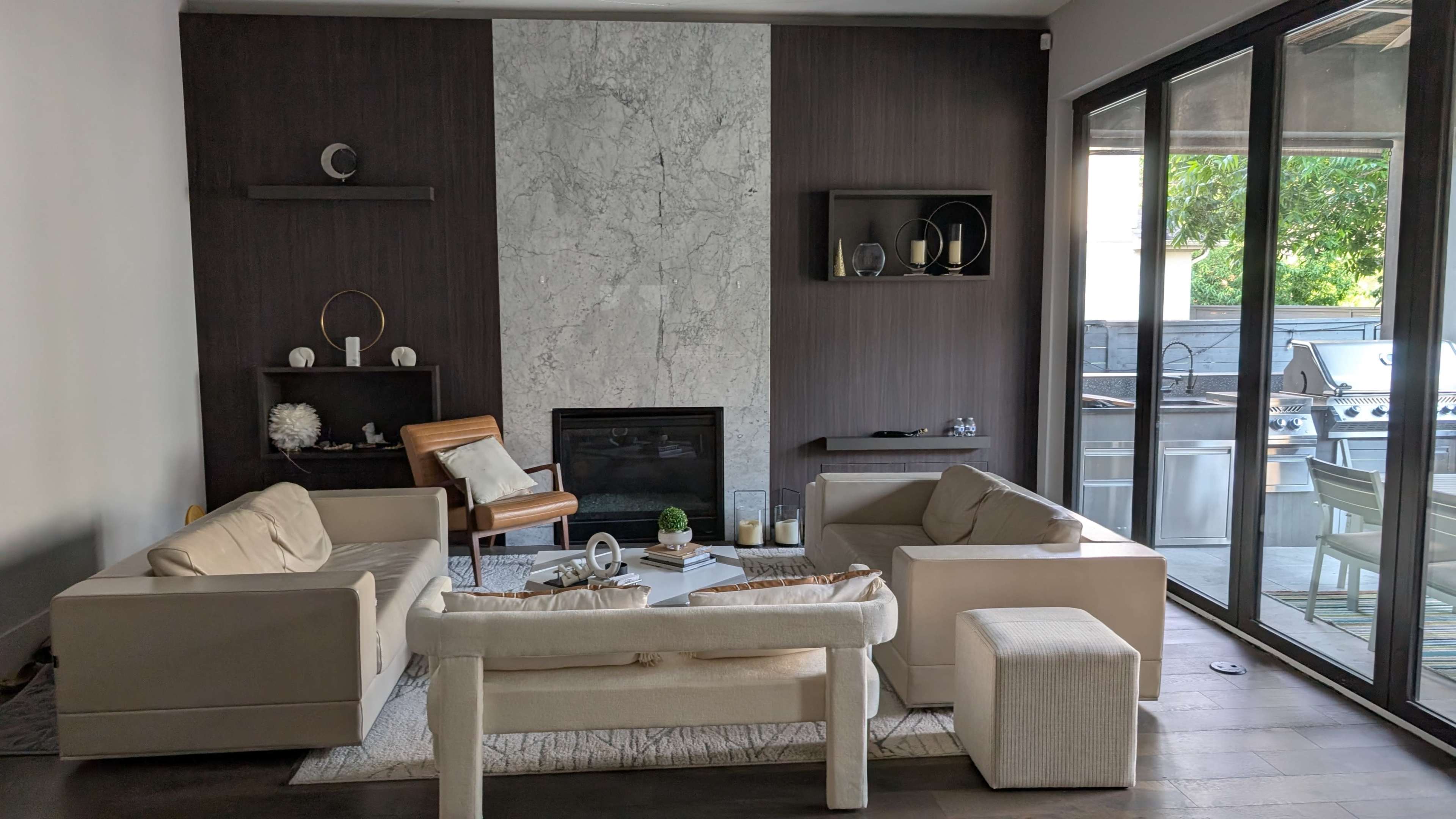 Modern Urban Open Concept Living Image in Bellaire, Bellaire, TX