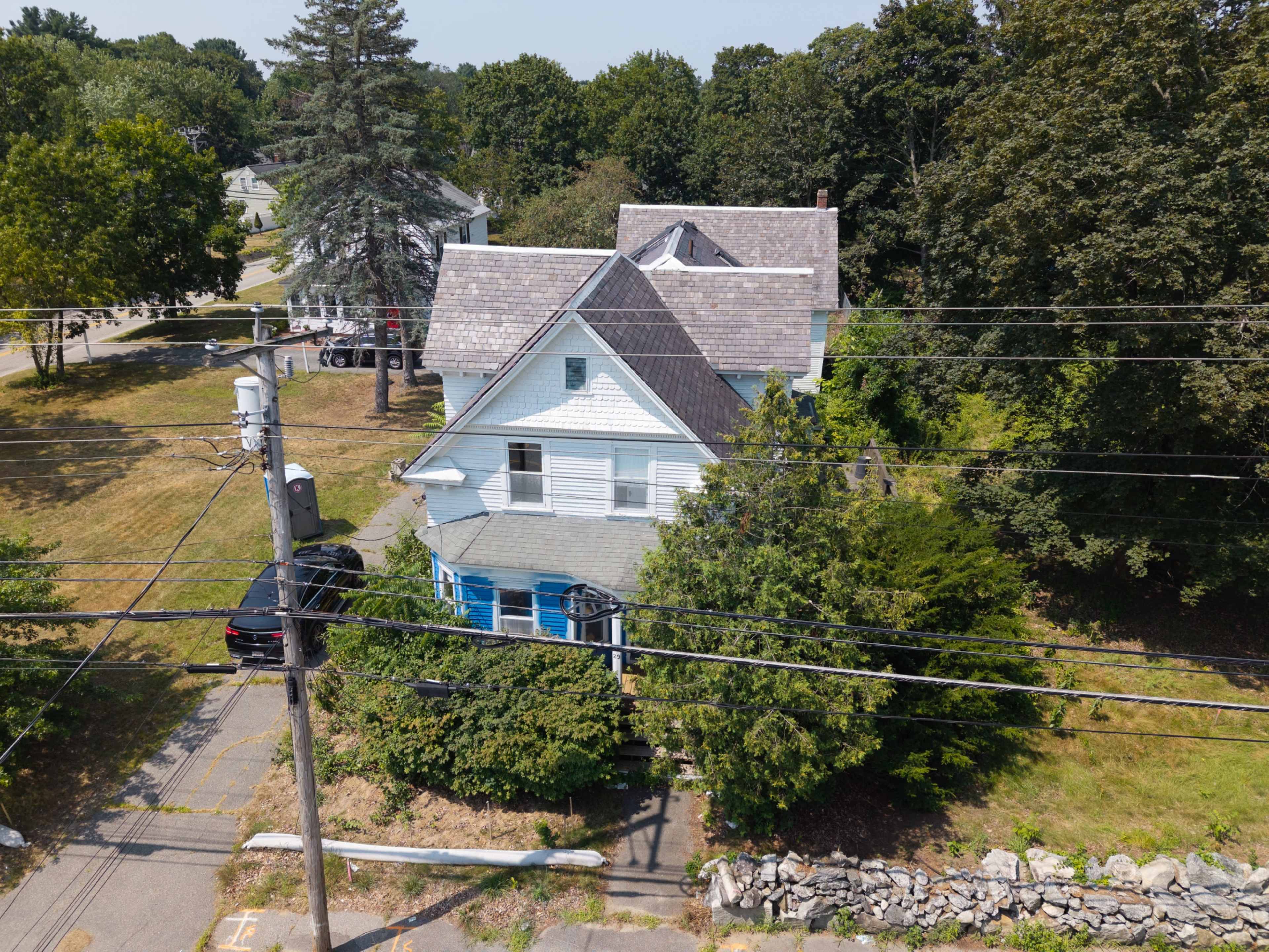 Weathered 1900s Colonial Home — Perfect Horror / Thriller Location Image in Chelmsford, Chelmsford, MA
