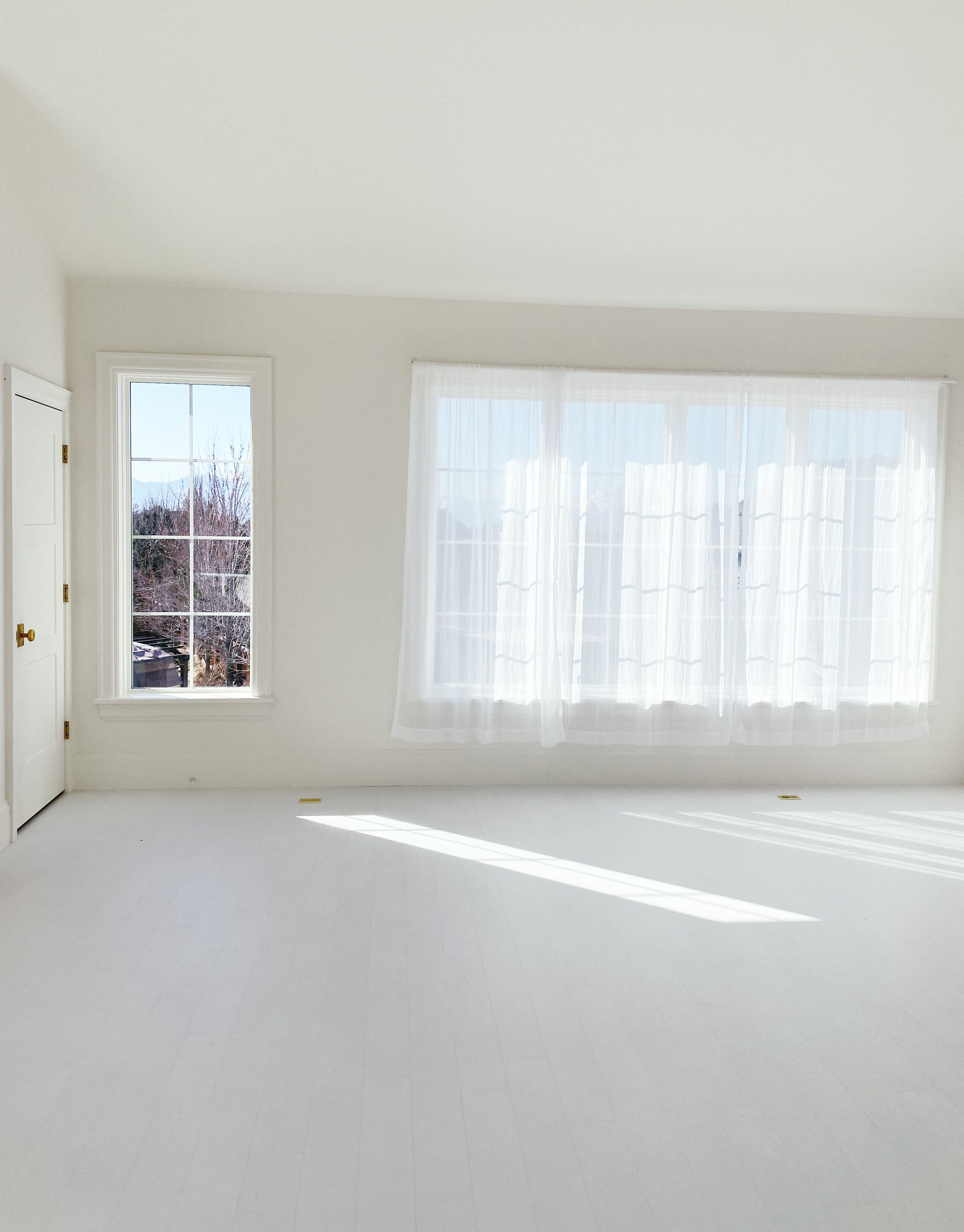 Luxury All White Natural Light Studio with Stunning Mountain View Image in Grand View North, Provo, UT