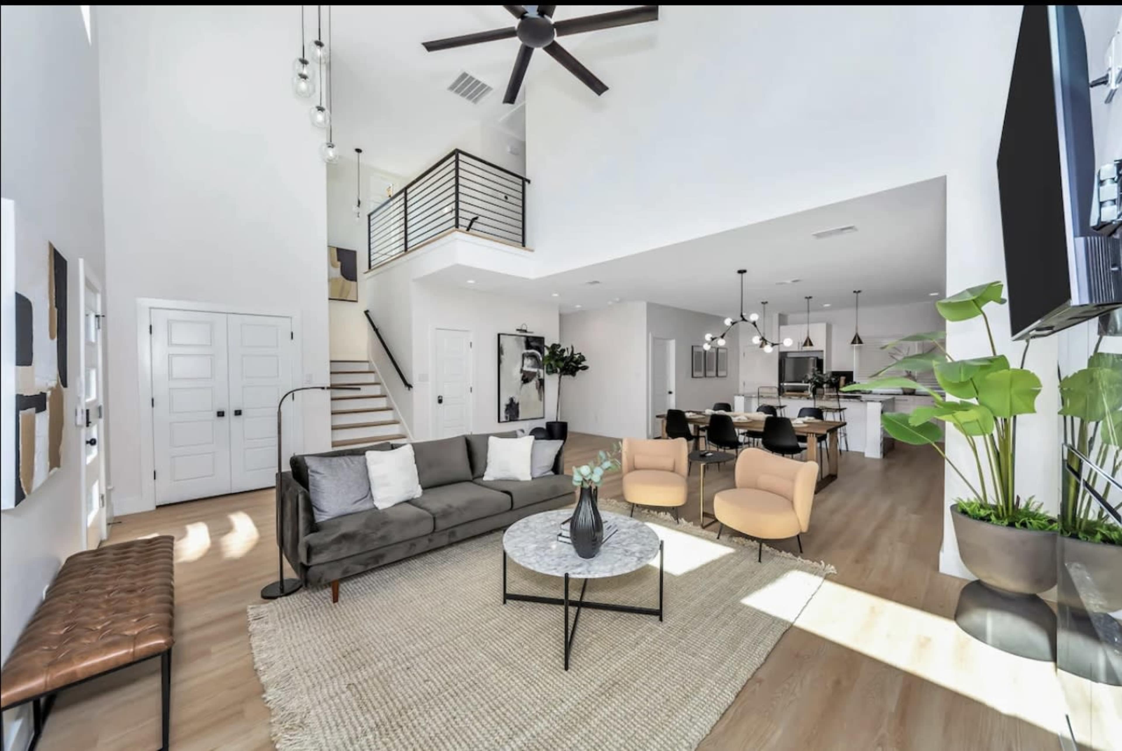 Modern Downtown Home Studio Image in South Dallas, Dallas, TX
