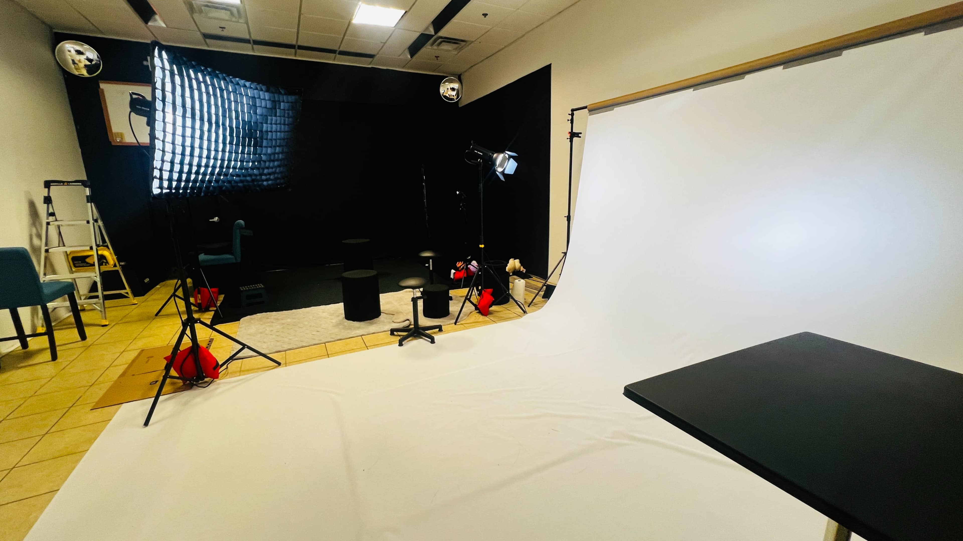 Lovelenz studio is located in Poughkeepsie Galleria, 1600sq/ft long. Specifically designed for Portraits. Image in Poughkeepsie, Poughkeepsie, NY