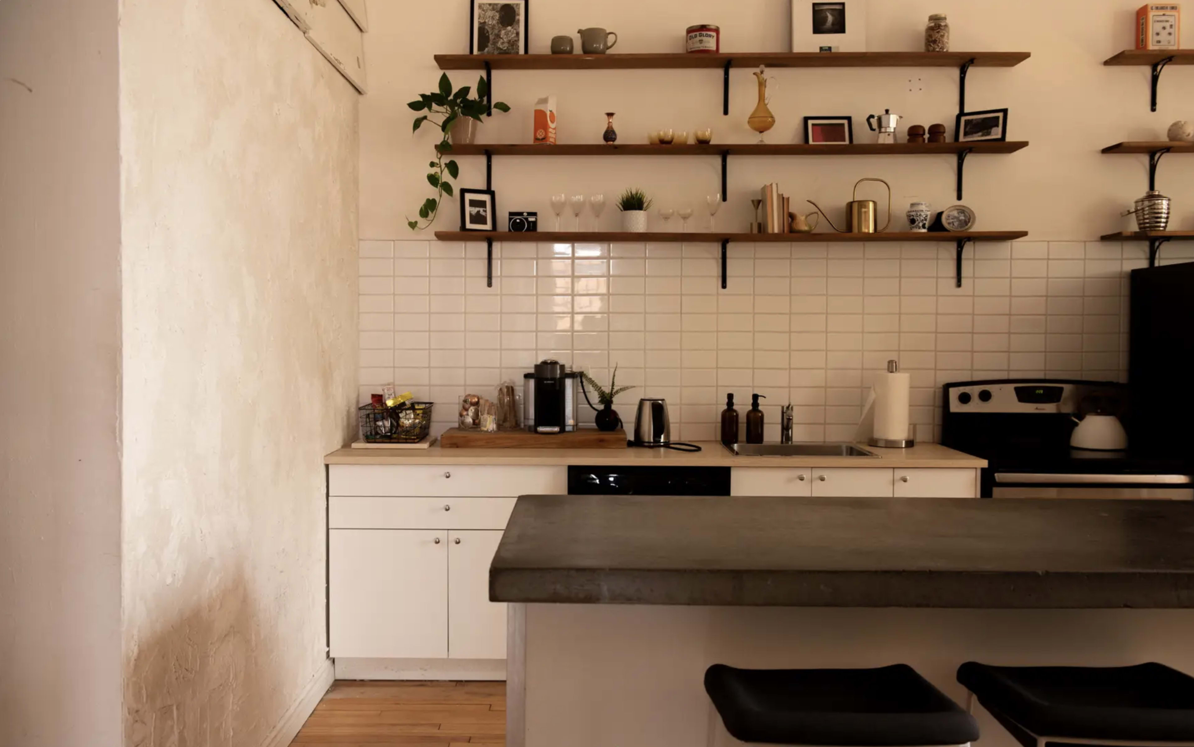 Versatile Loft Studio with Natural Light & Full Kitchen-Photoshoots, Productions & Creative Projects Image in Niagara, Toronto, ON