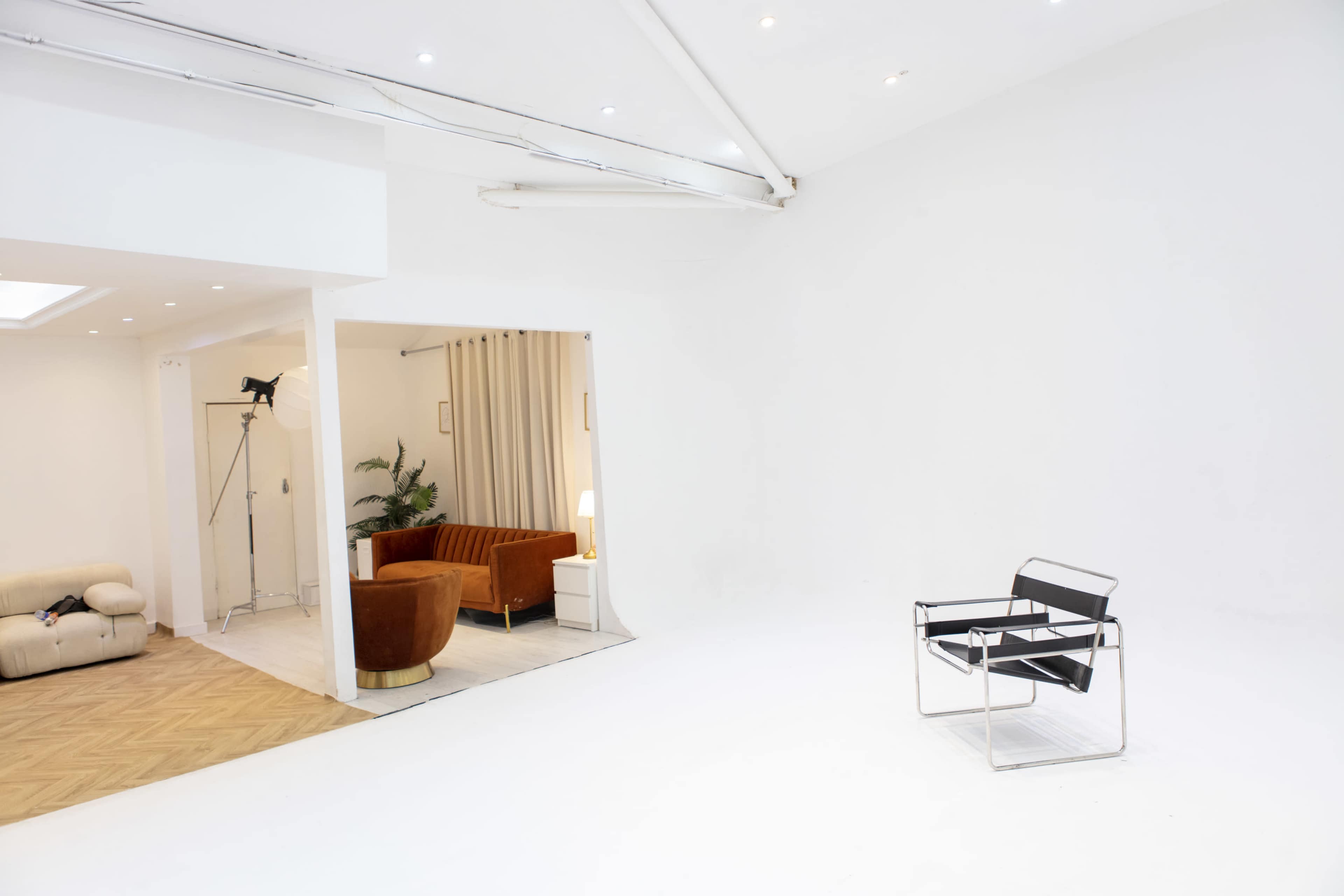 Infinity Cove Photo Studio - With Lifestyle Set ups & Coloured Backdrops Image in Woodford, London, ENG