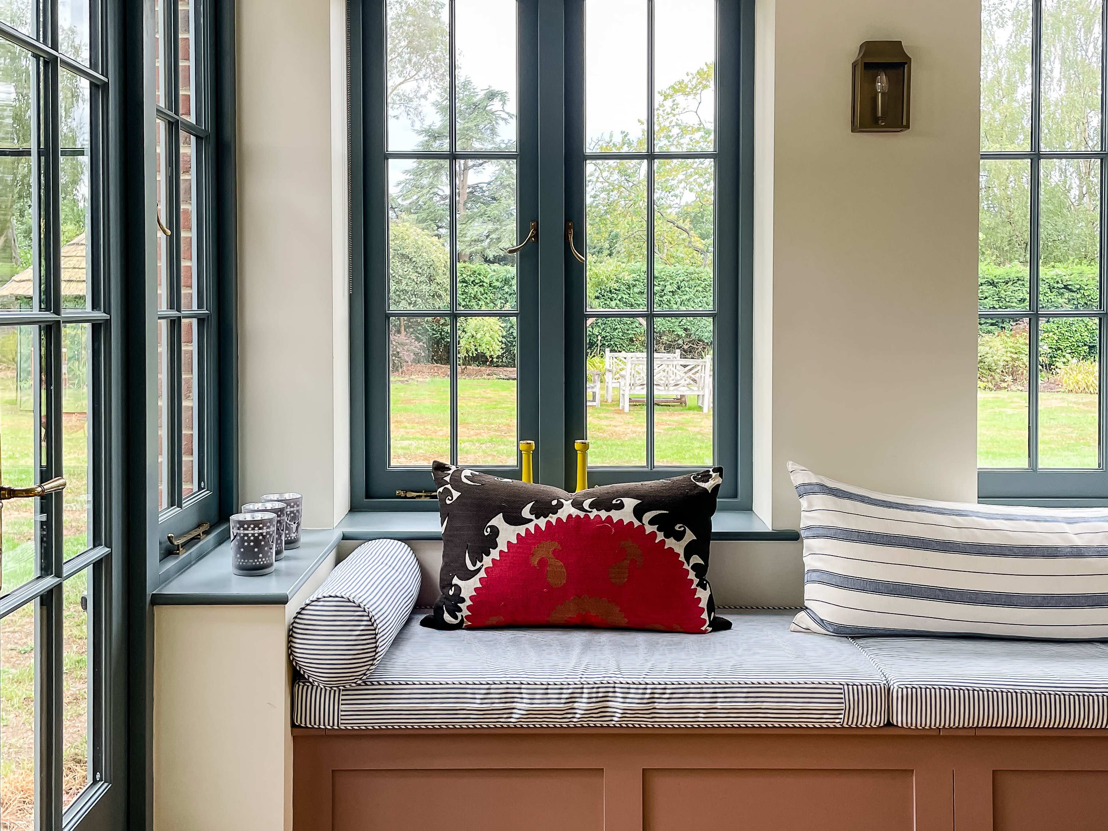 Cosy elegant country house with walled garden Image in Wonersh, Guildford, ENG