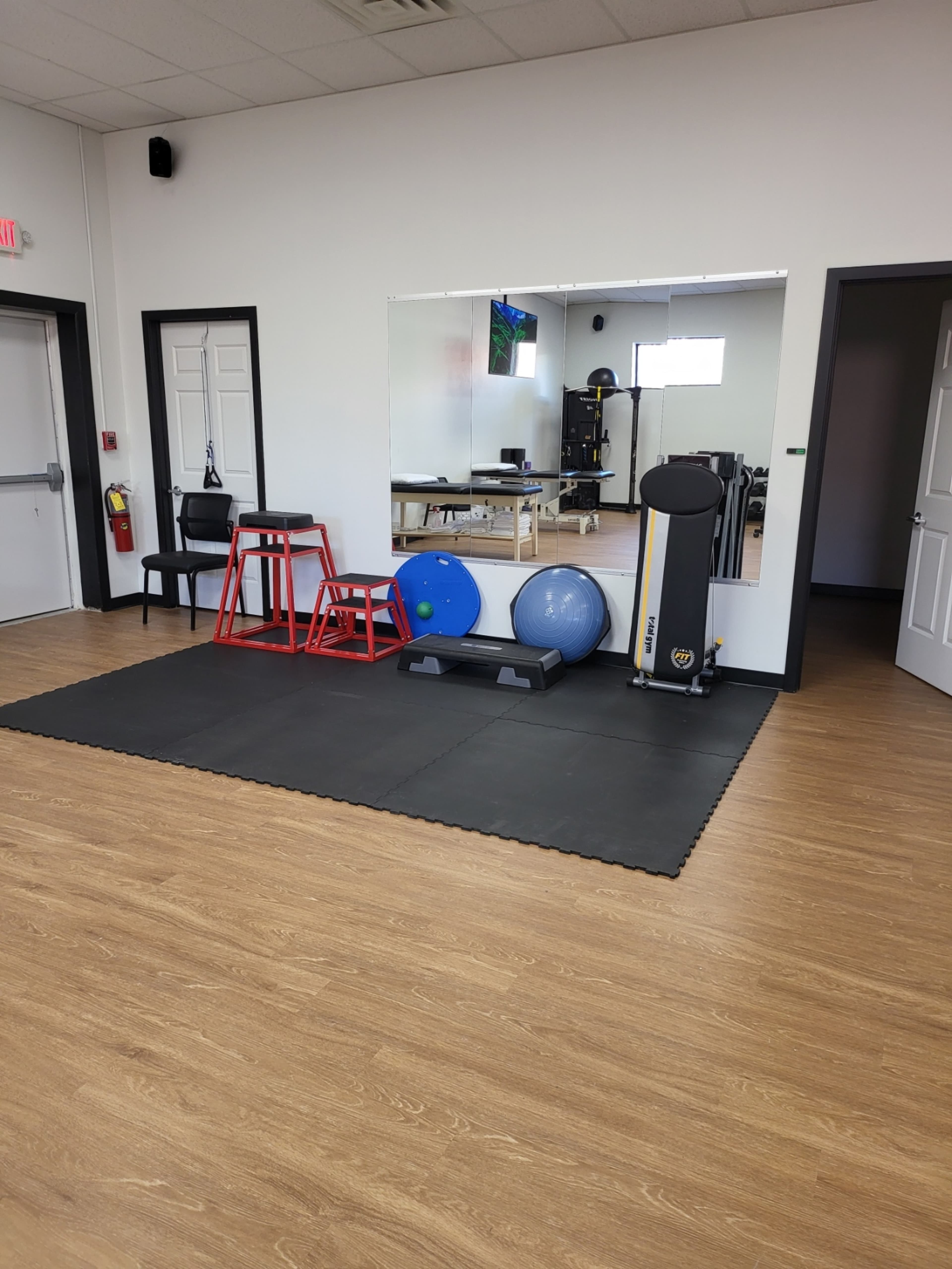 Fitness studio (3500 sq ft overall) with 1000 sq ft of open studio space right off of route 395 Image in Westside Norwich, Norwich, CT