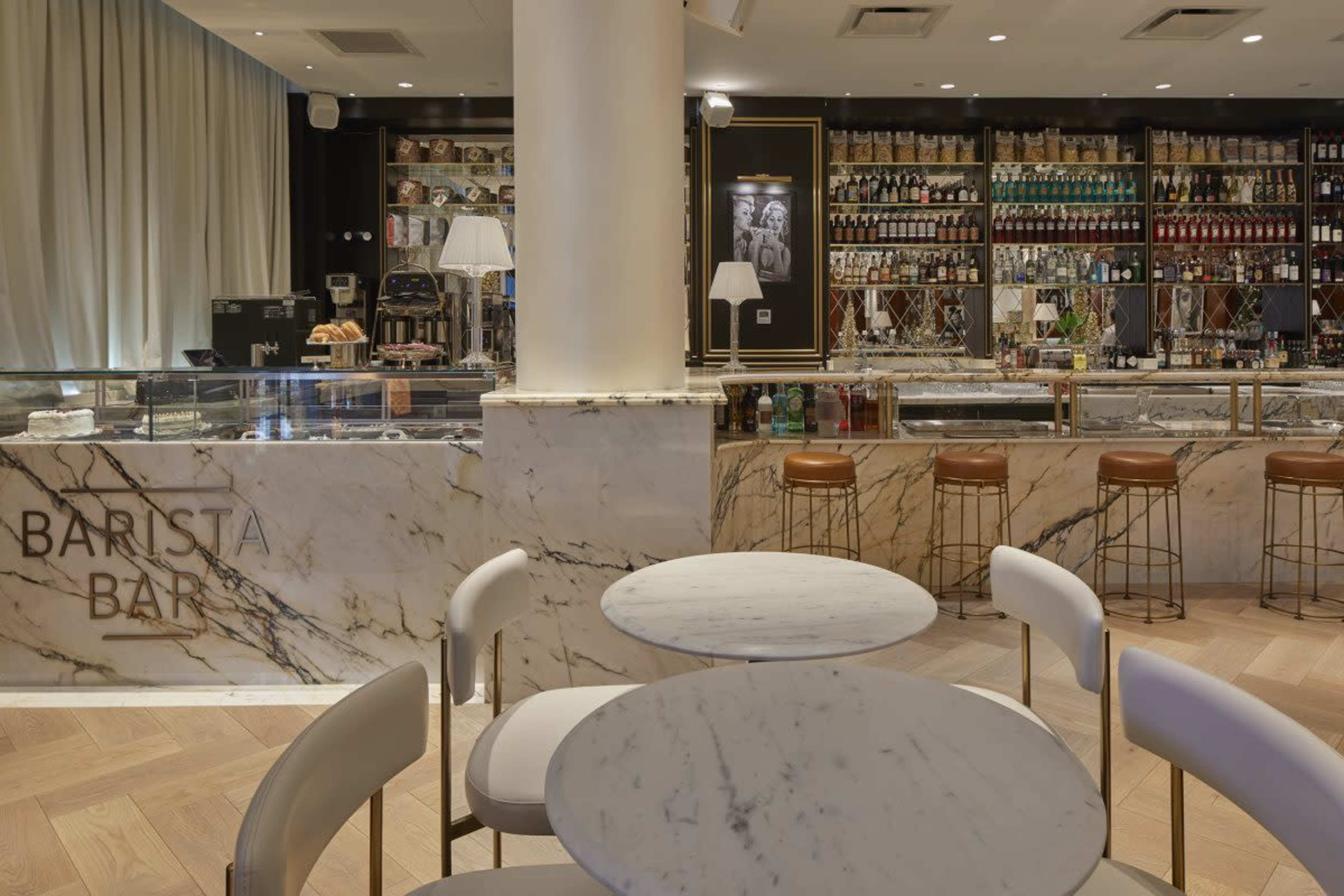 Upscale Italian Restaurant Image in Bayonne, Bayonne, NJ