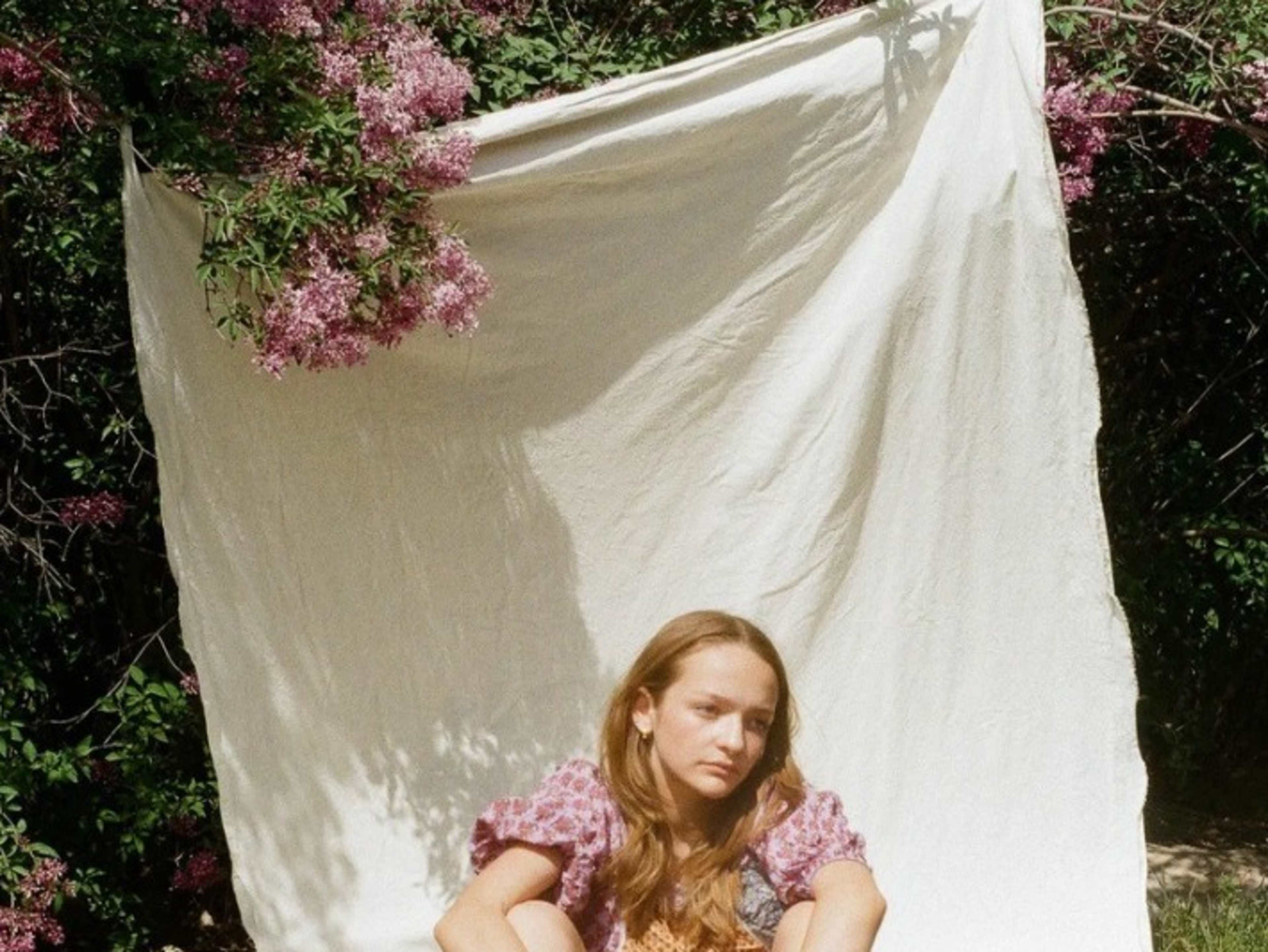 Essential Weathered White Backdrop in a Bag 5'x7'
