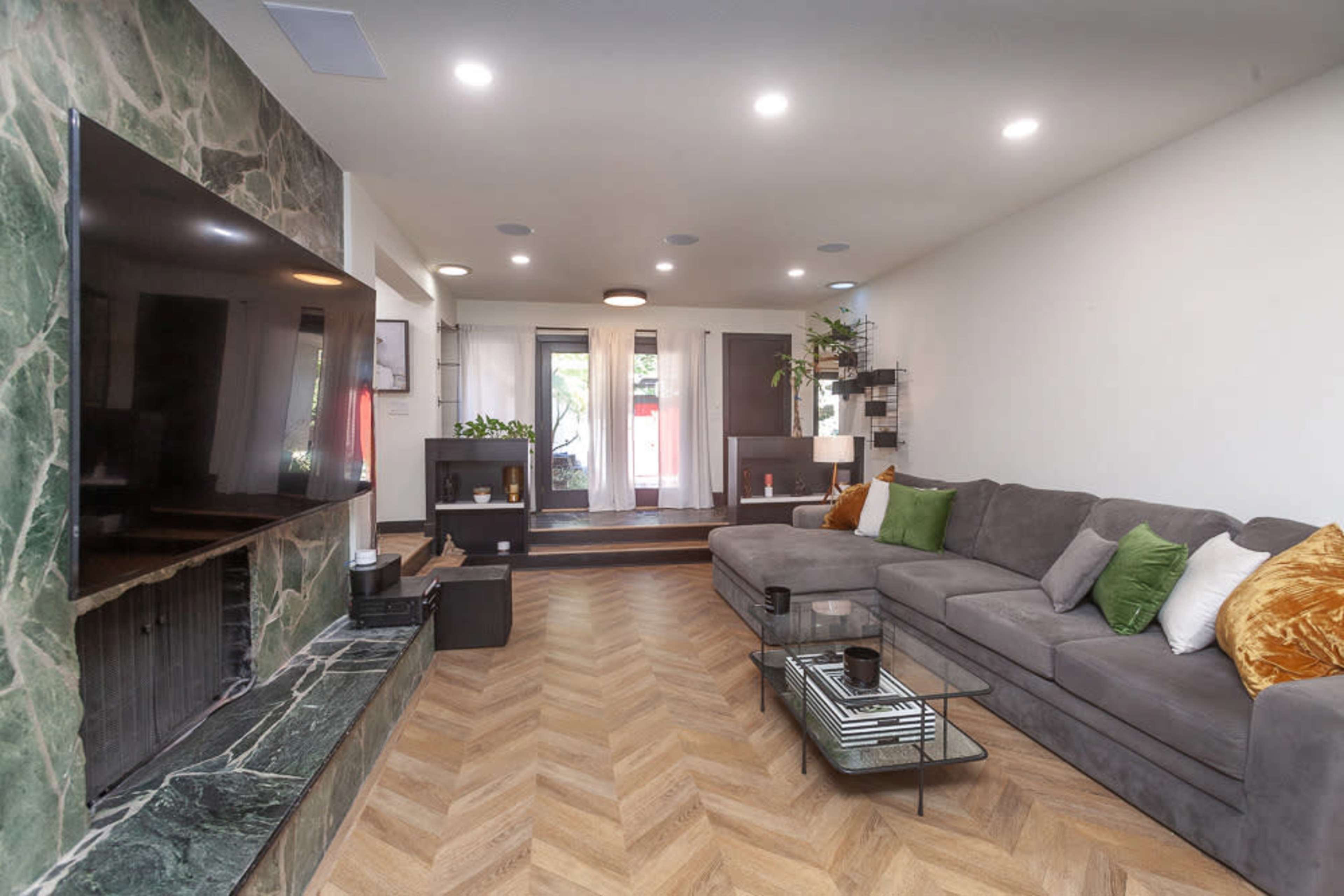 Newly Renovated, Private Modern 3 bedroom 2 bath Near the Marina Image in Lincoln Village West, Stockton, CA