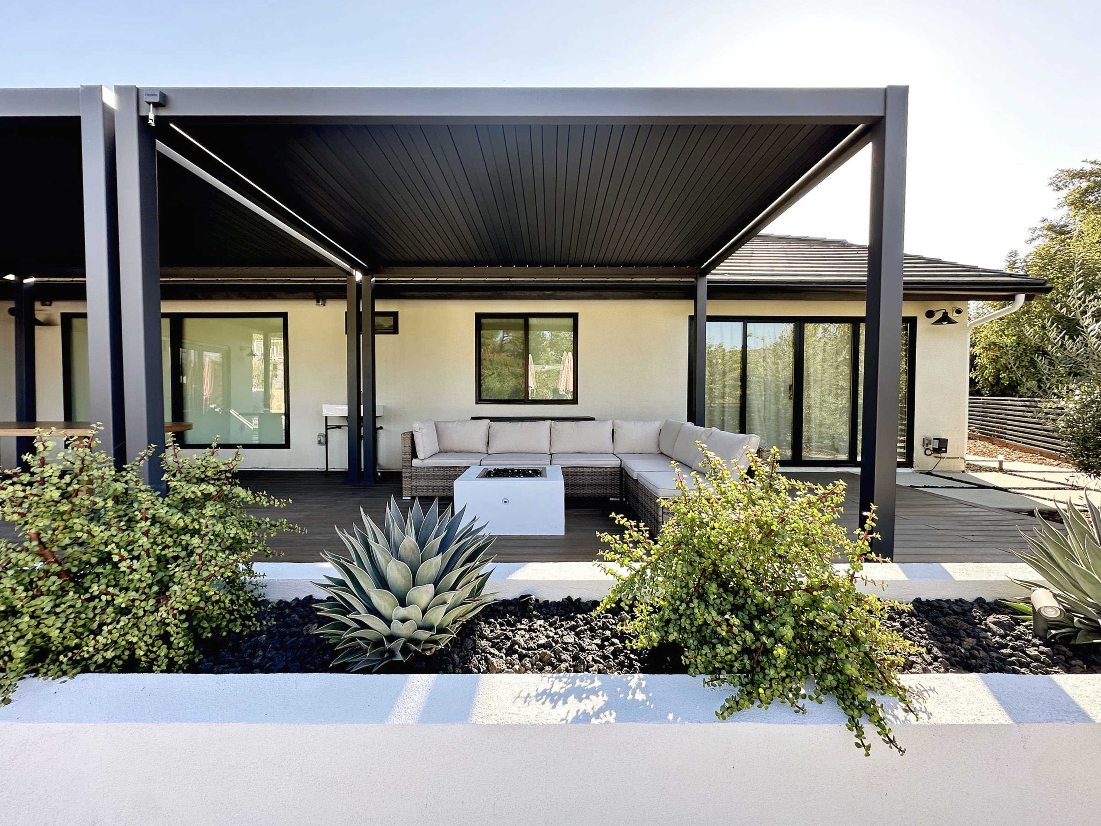 Modern Sophisticated Backyard Image in Walnut, Walnut, CA