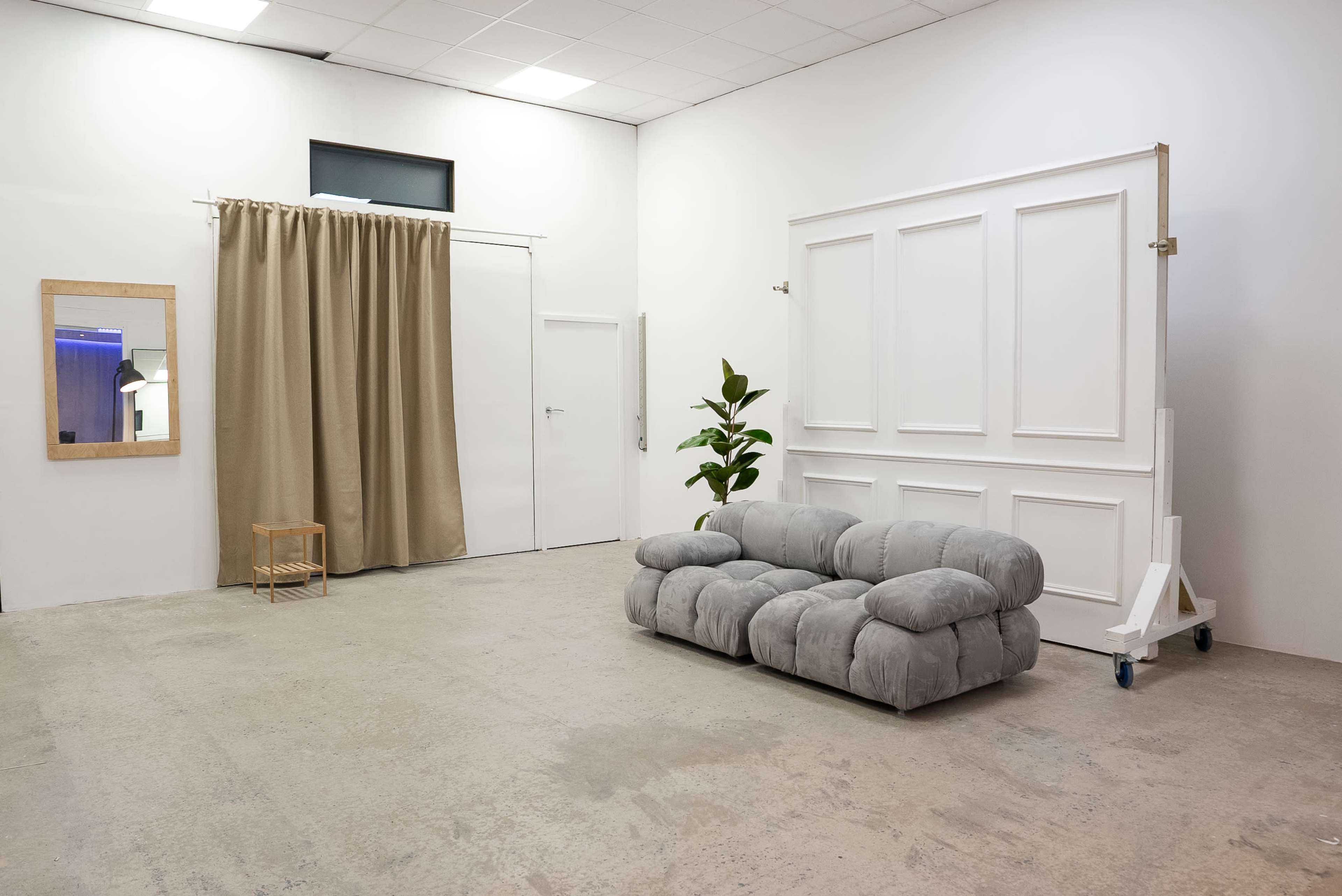 Photo Studio in Bristol, A versatile space includes multiple shooting areas, movable furniture, a range of backdrops, and Colorama options Image in Bishopston, Bristol, ENG