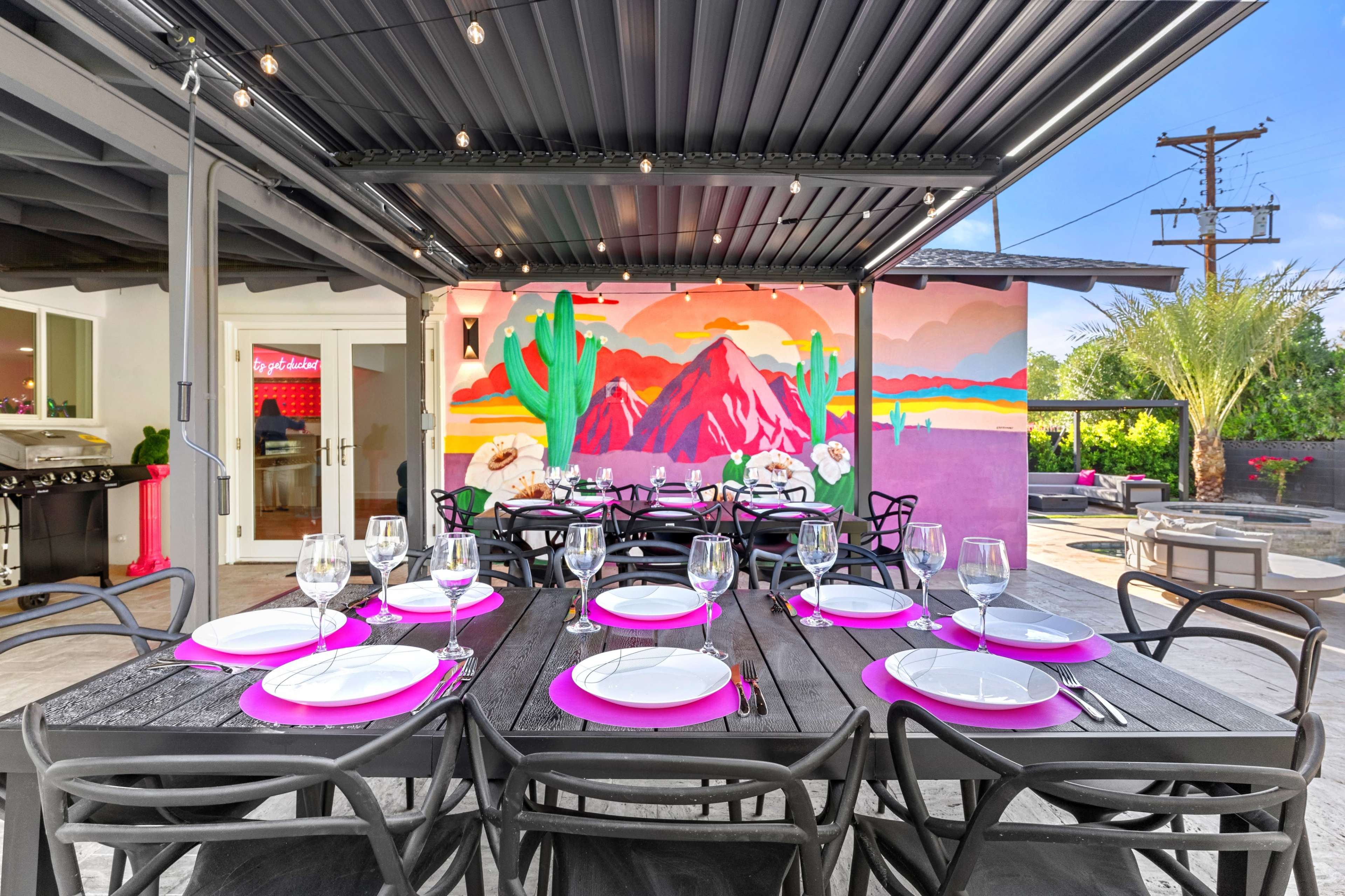 Trendy Girly House with Pool & Spa Image in Fairway Park, scottsdale, AZ