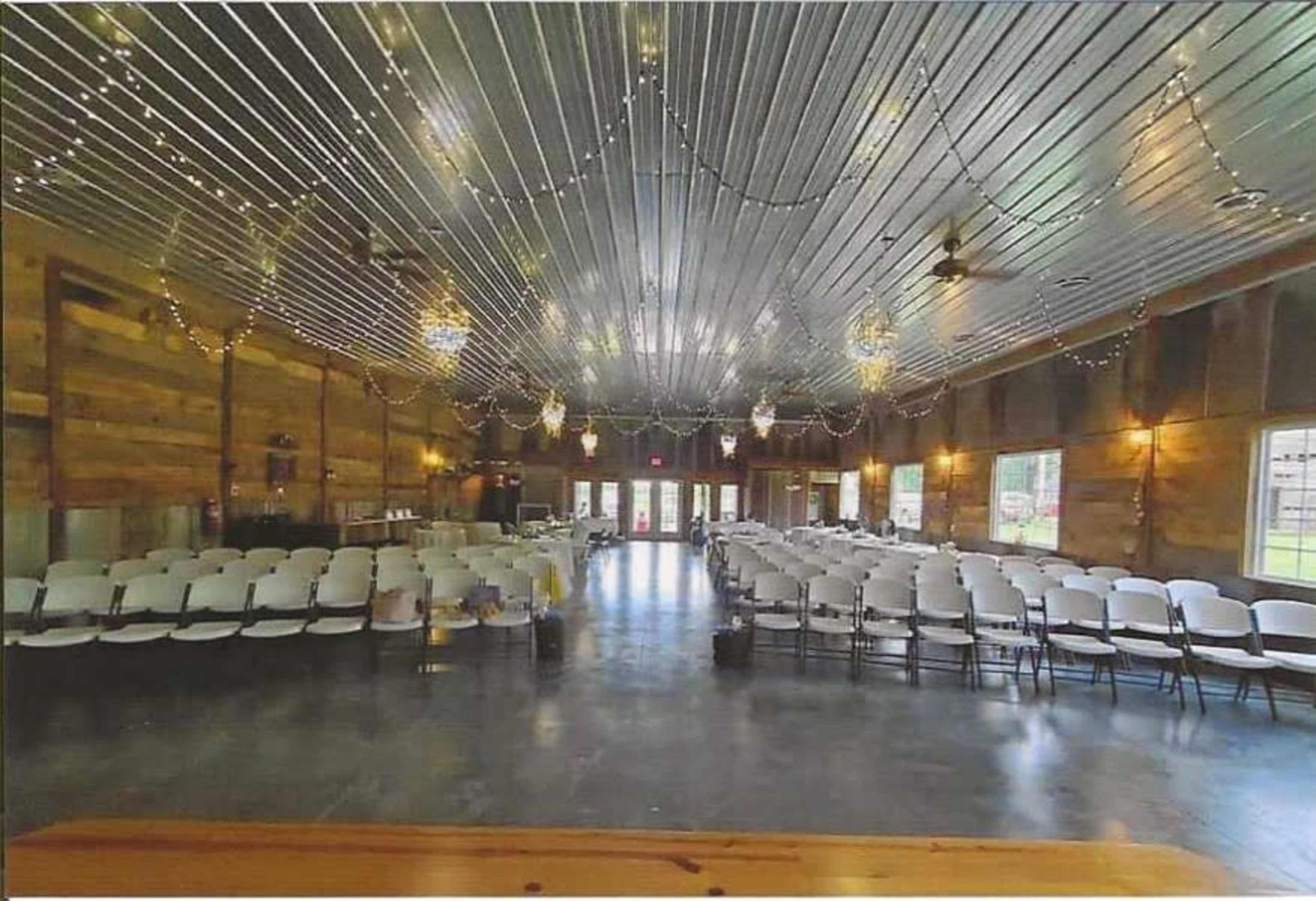 Rustic and Elegant Country Venue surrounded by Lush fields Image in Granby Township, Neosho, MO