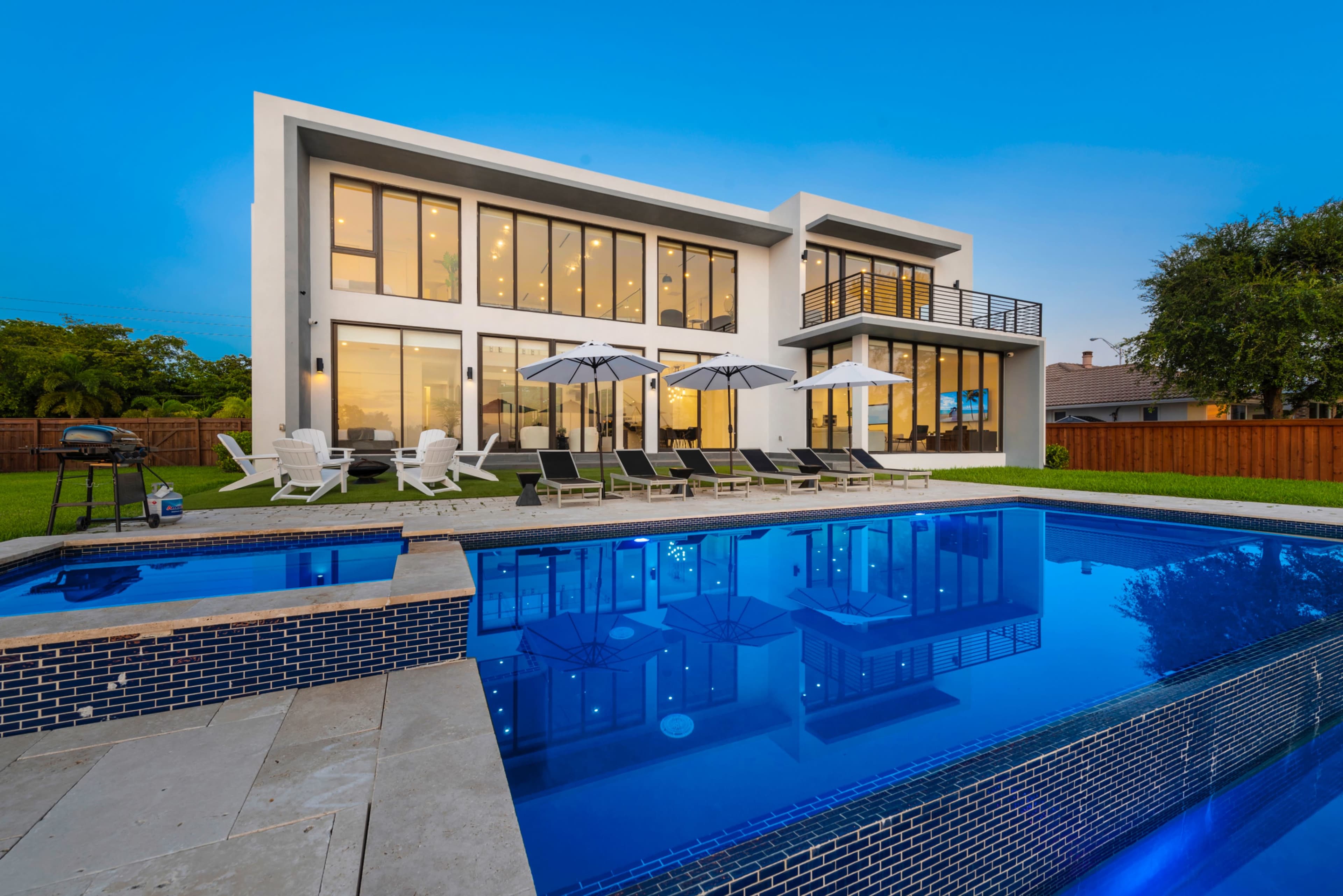 Lake Oasis Image in Glenvar Heights, Miami, FL