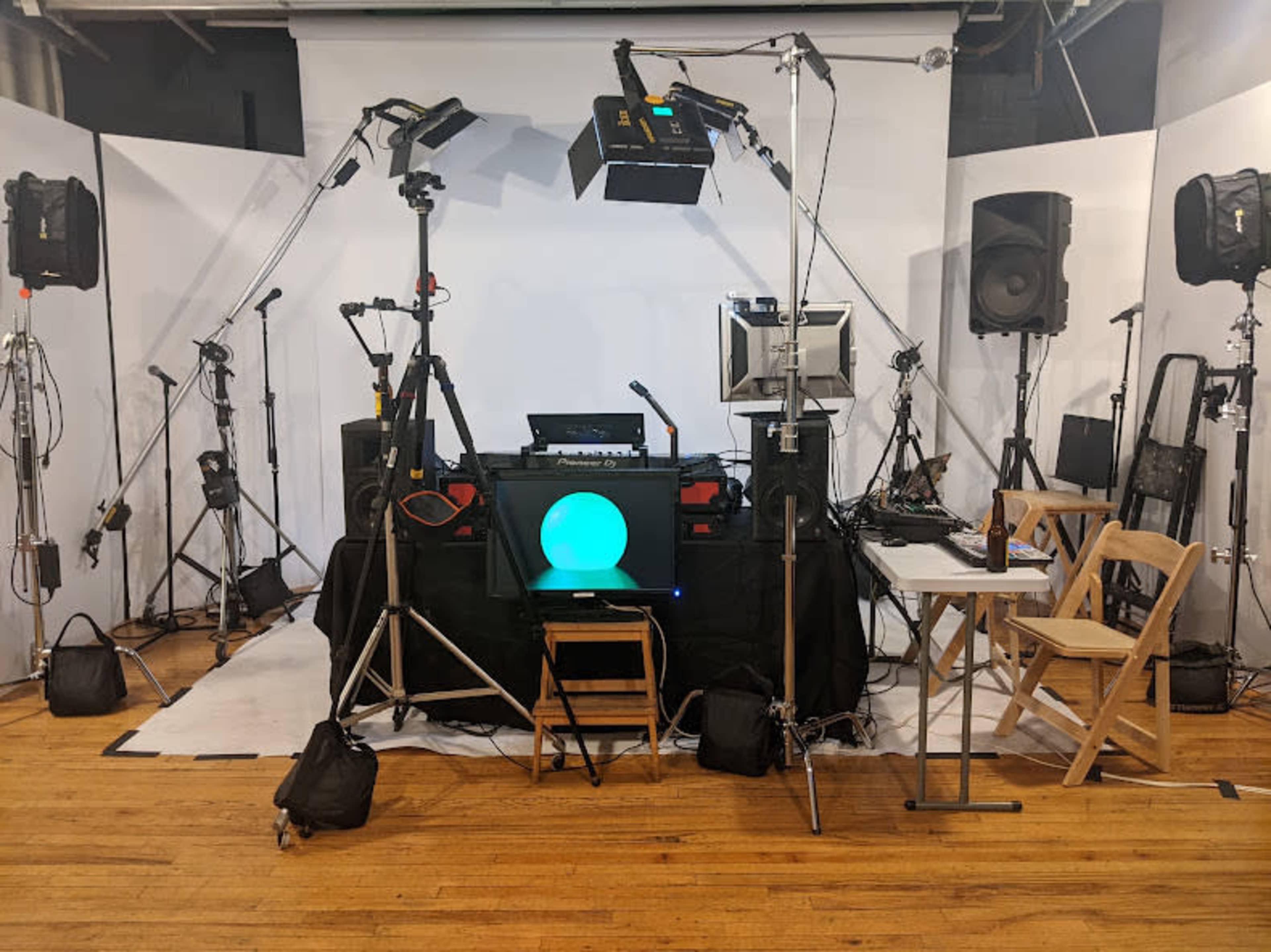 Manhattan Production Support Loft: Holding Areas, Crew Staging & Flexible Space Image in Midtown Manhattan, nyc, NY