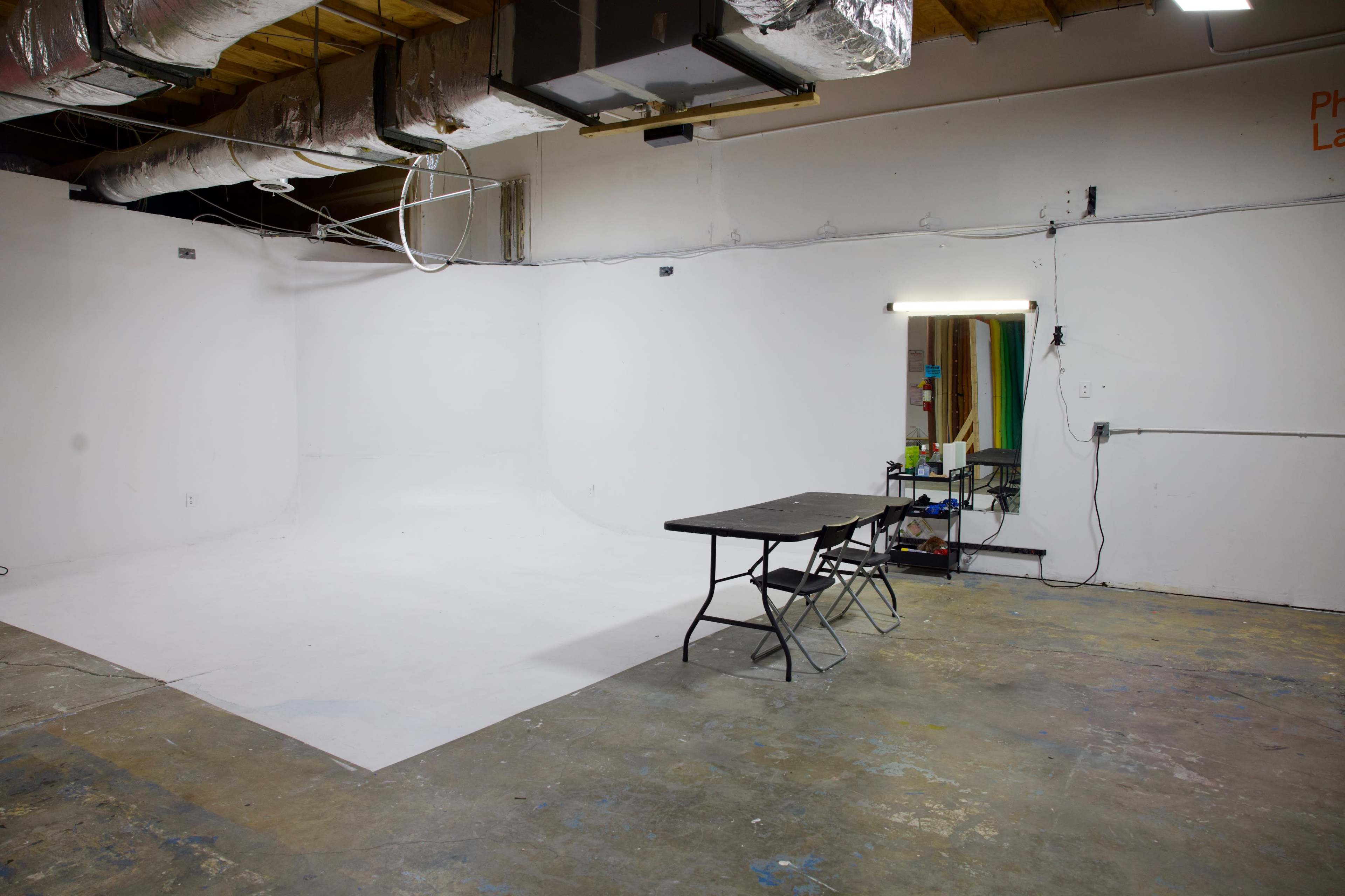 CREATIVE HAVEN: 5 DIFFERENT SETS INCLUDING CYC WALL, RAIN/WATER SET & PRIVATE SUITE IN NORTH ATL Image in Doraville, Doraville, GA