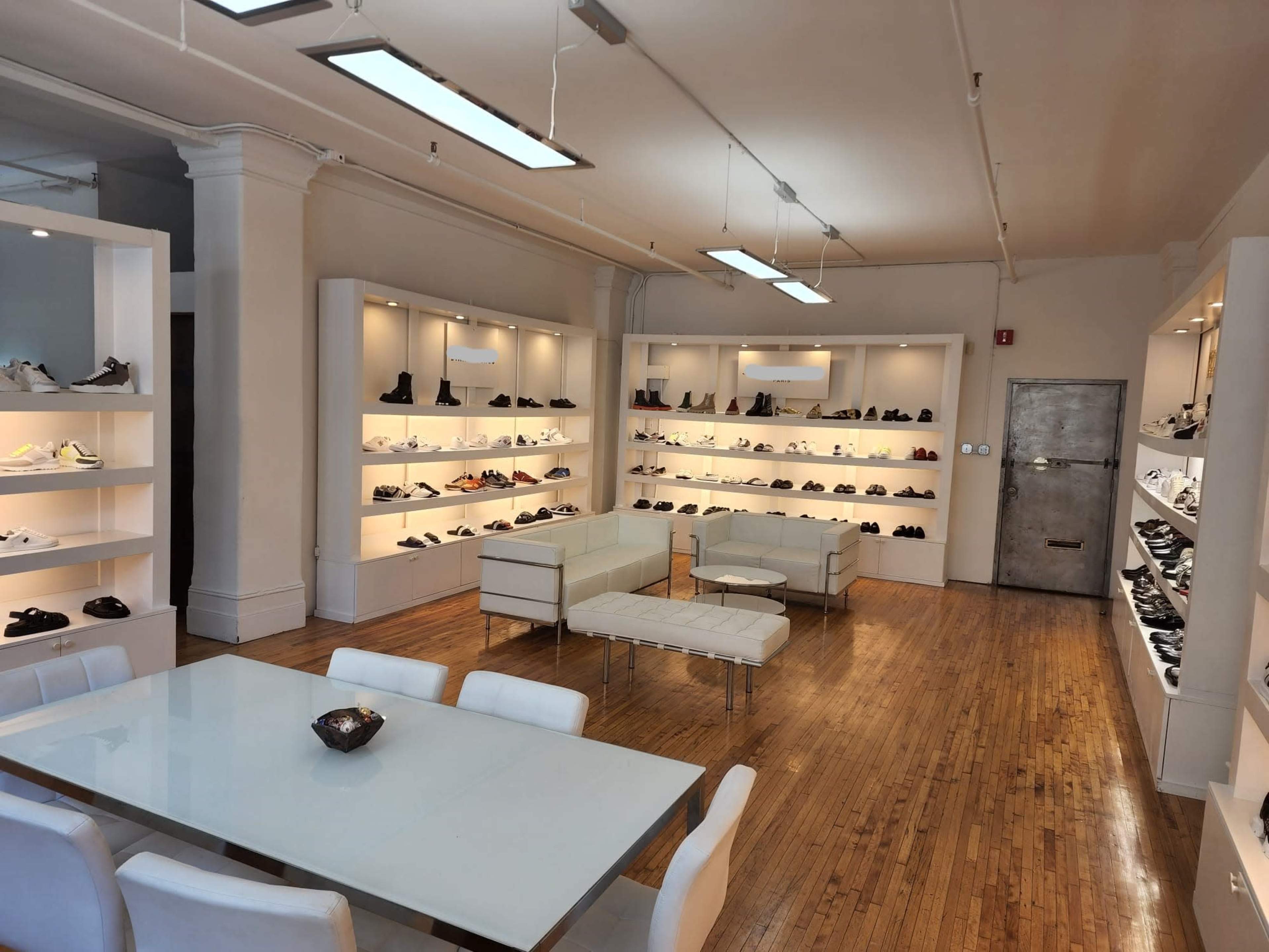 Sunny showroom with displays and sitting areas Image in Midtown Manhattan, New York, NY