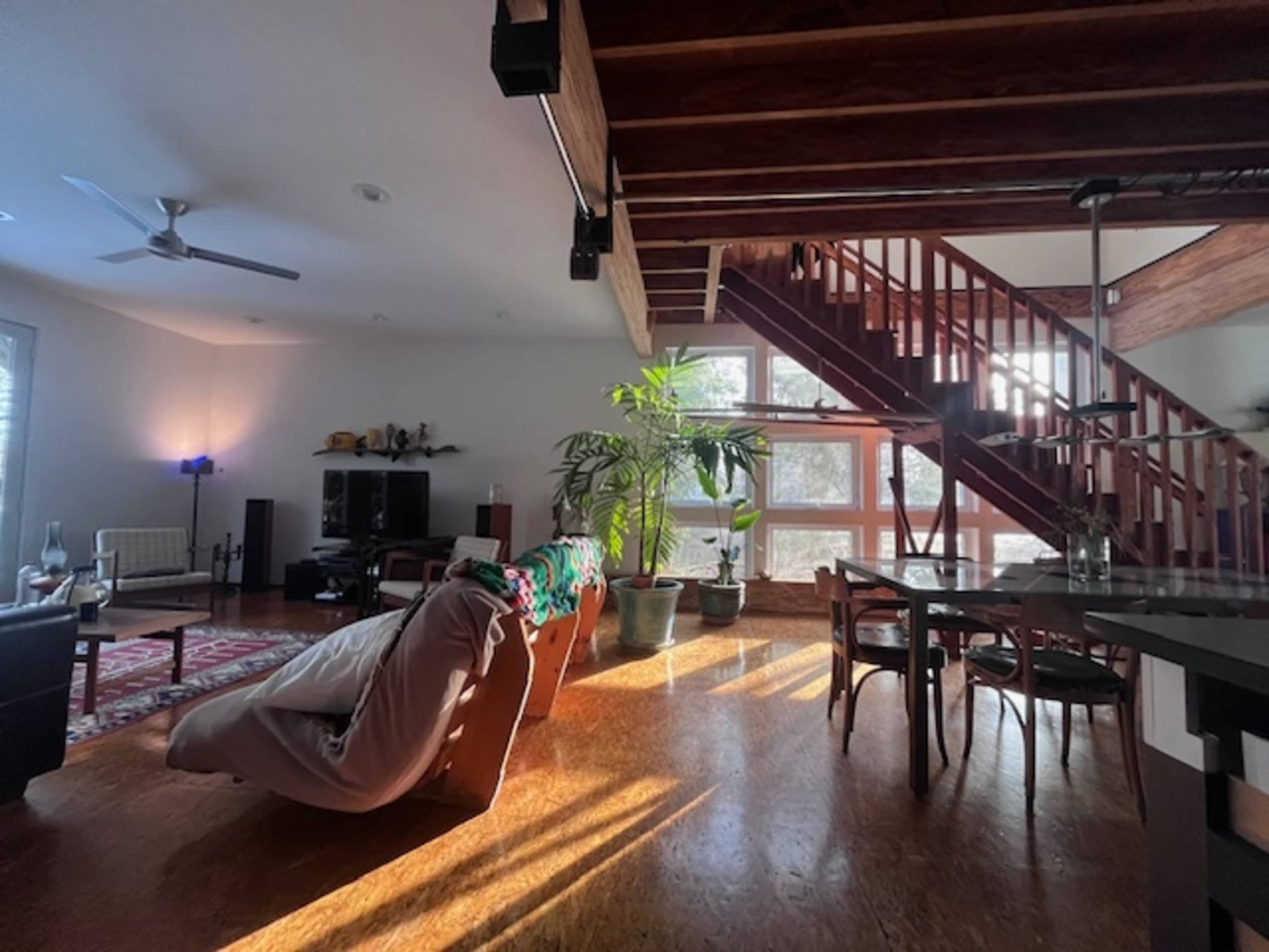 Expansive Suburban Studio with Open Floor Plan, Abundant Natural Light and Private Garden Image in Annapolis, Annapolis, MD