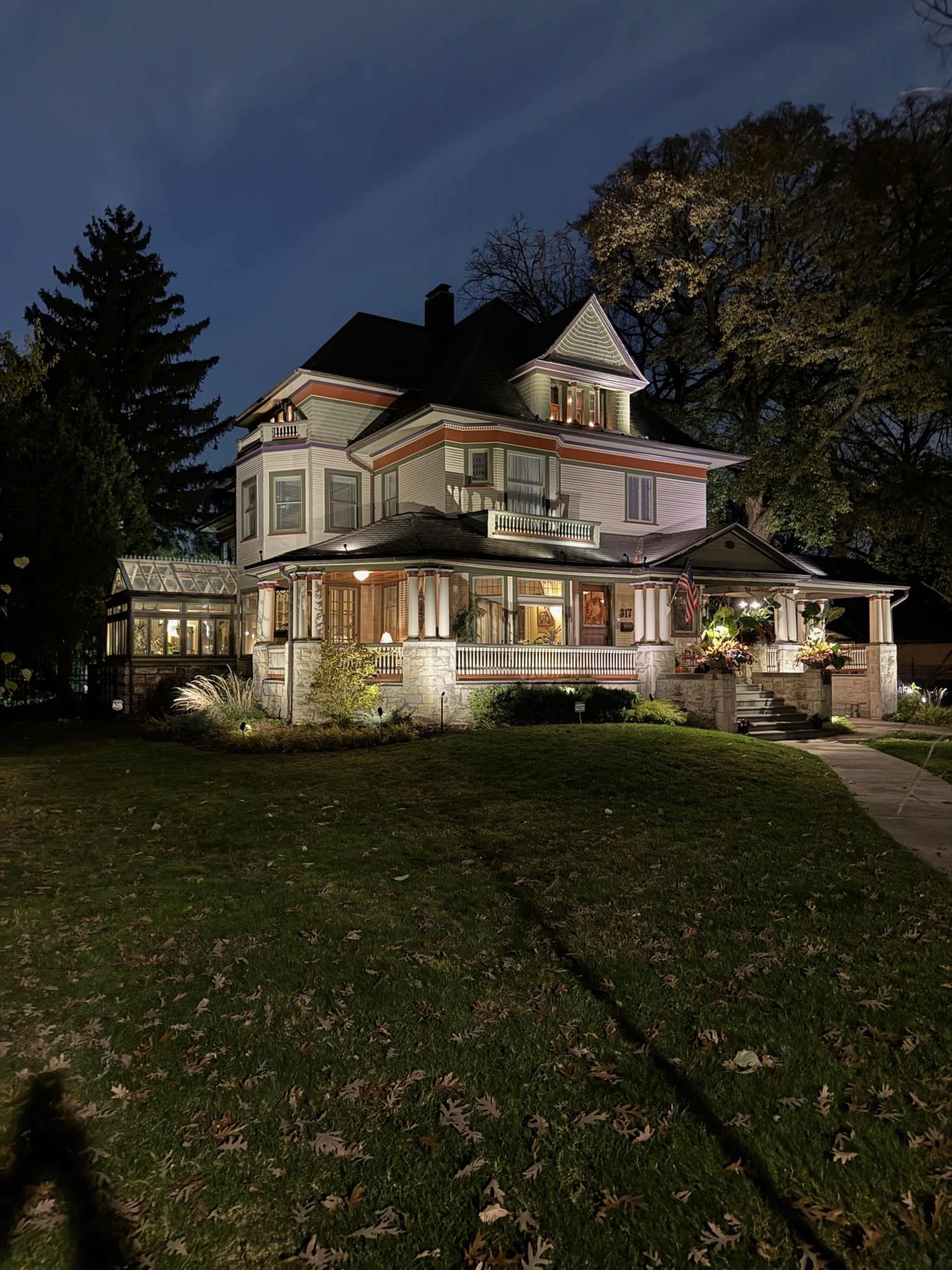 Gorgeous Spooky 1893 Victorian Mansion - Exterior Only Image in Oak Park Township, Oak Park, IL