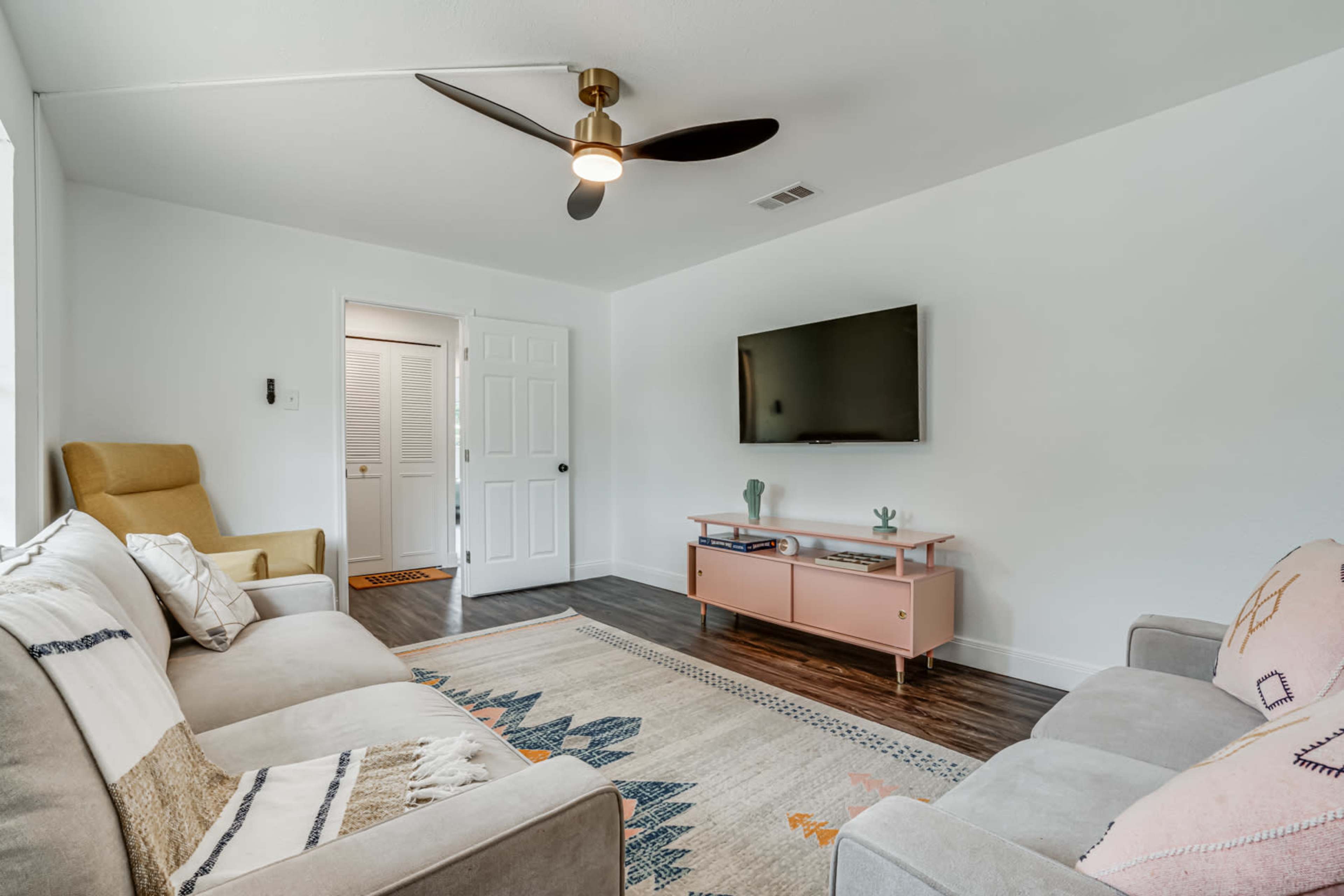 Cozy Retreat Near Downtown SA Image in Park Village, San Antonio, TX