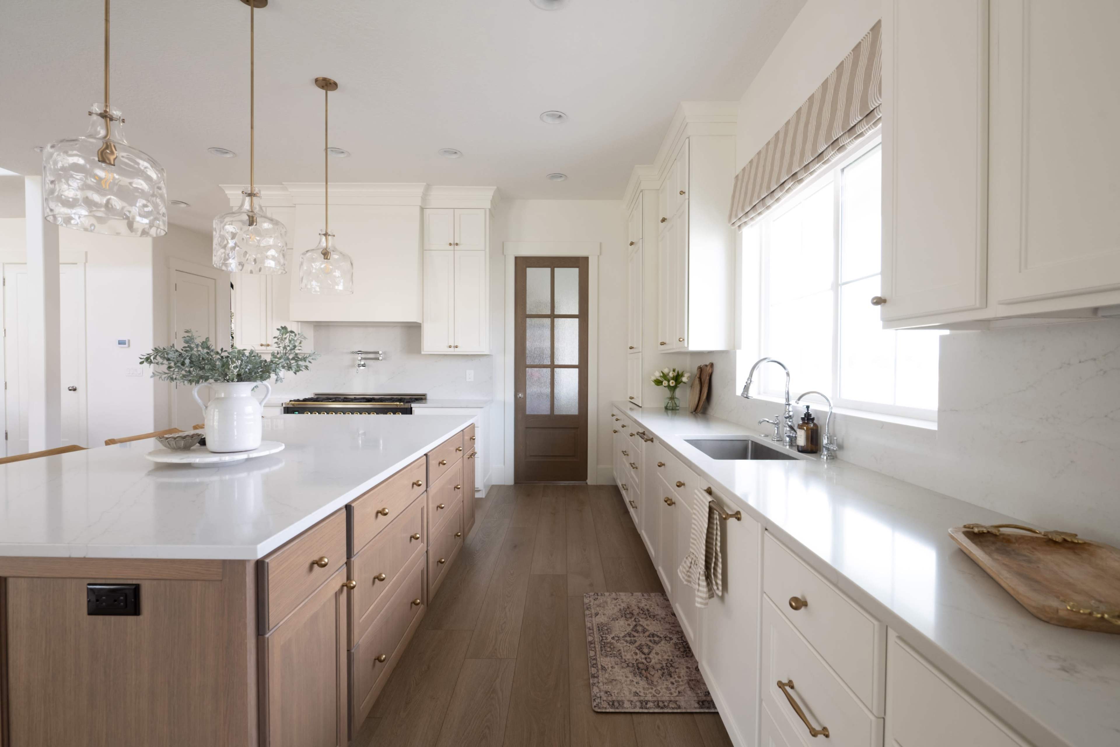 Old English Modern Farm Open-Concept Home with Mountain Views Image in Mapleton, Mapleton, UT