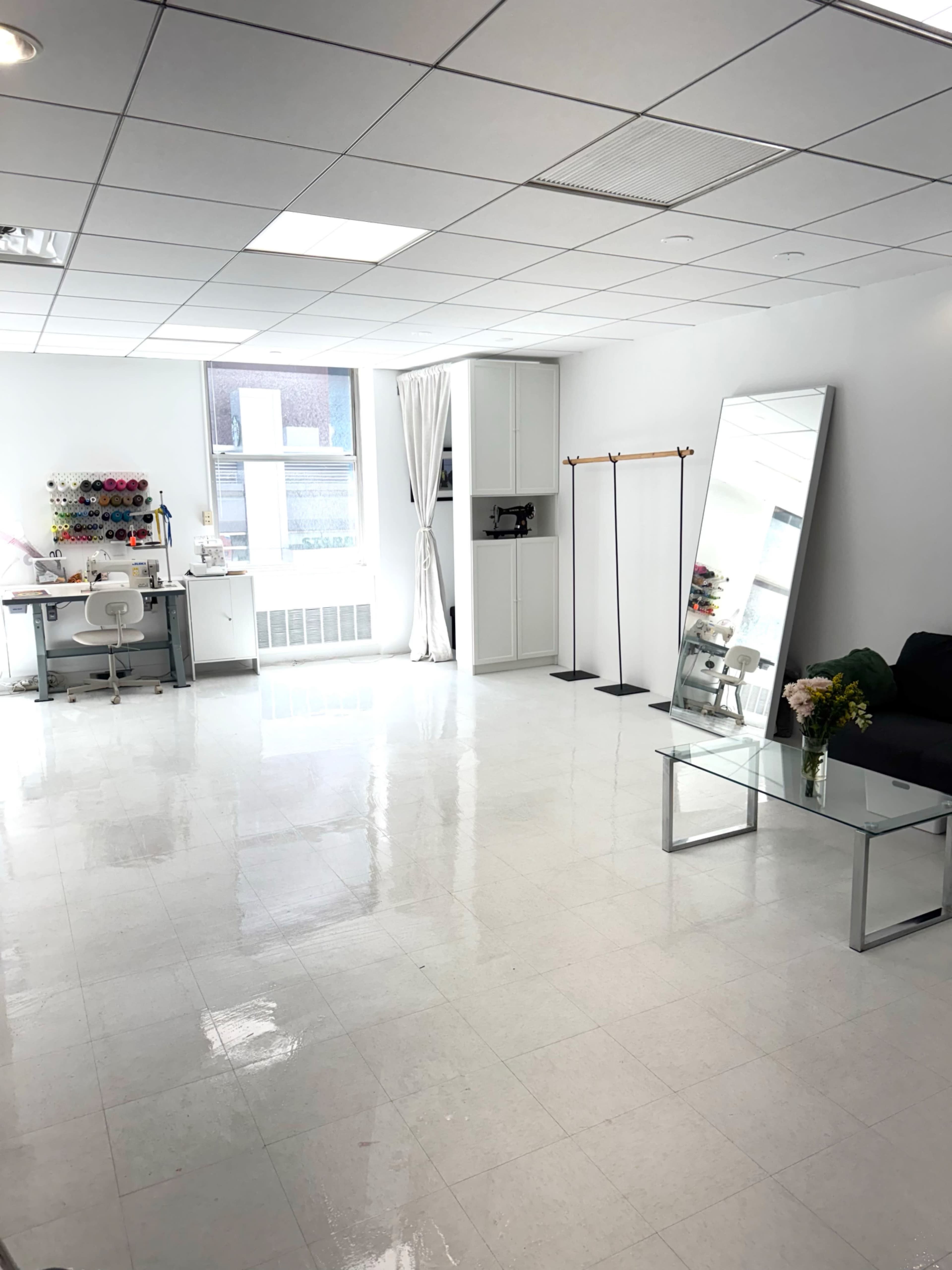 Modern, Sunlit Creative Studio in Lower Manhattan – Ideal for Photography, Art, and Workshops Image in Lower Manhattan, New York city, NY