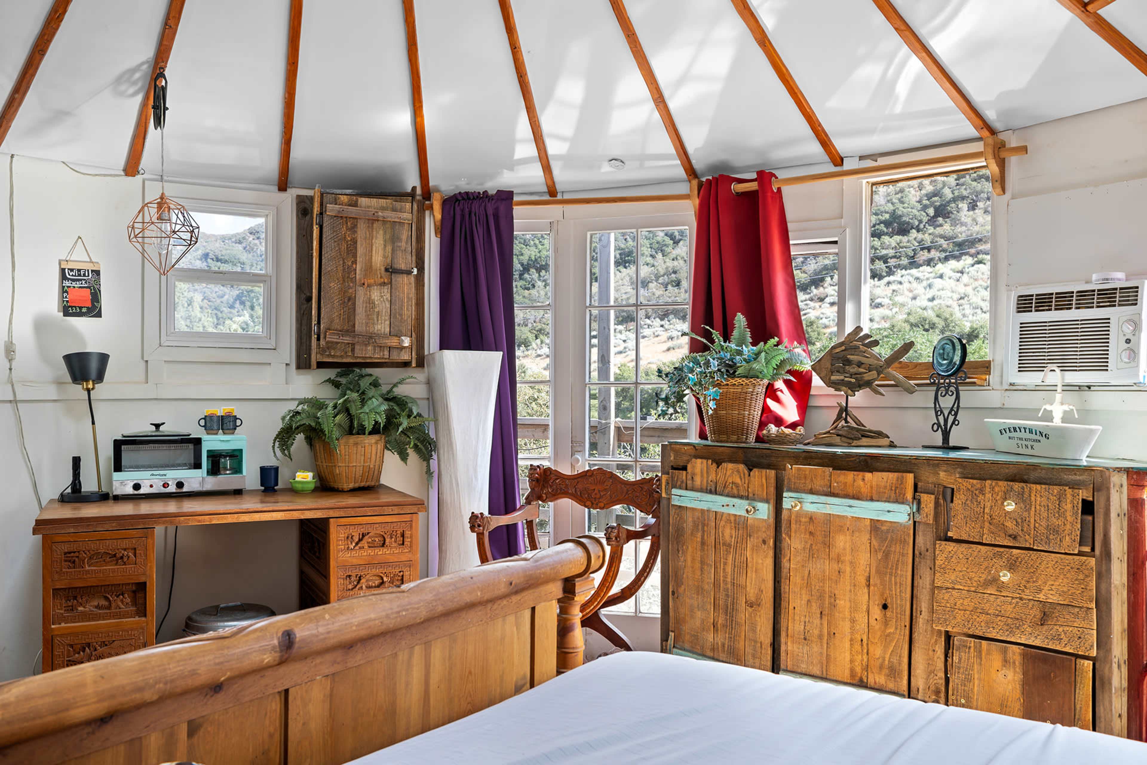 Cozy Yurt with Desert and Mountain Views Image in , Leona Valley, CA