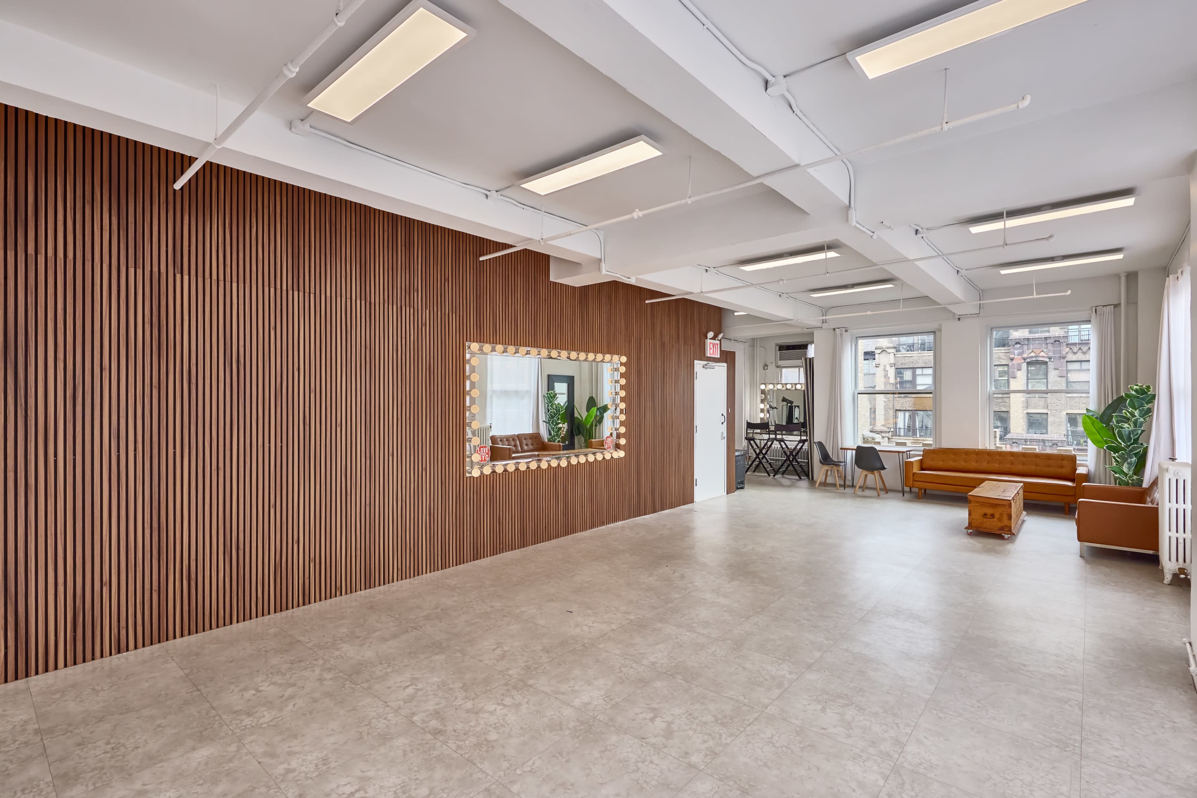 23A NYC Photo Studio Free Equipment Image in Midtown Manhattan, New York, NY