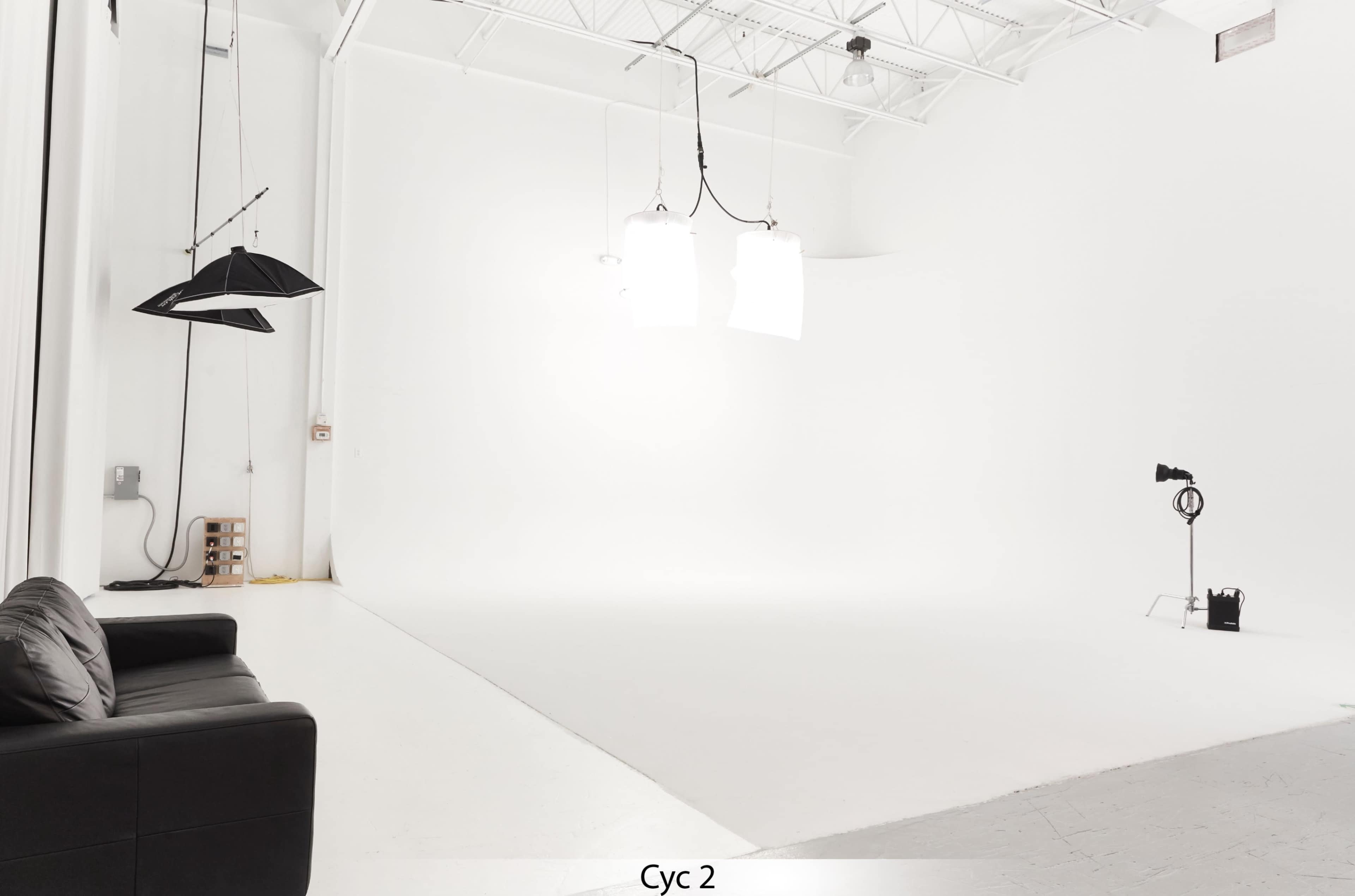 Cyc Studio 2 —  1,500 sq ft Studio with 1,200 sq ft Corner Cyc Wall (Blackout Control) Image in Oakwood, Hollywood, FL