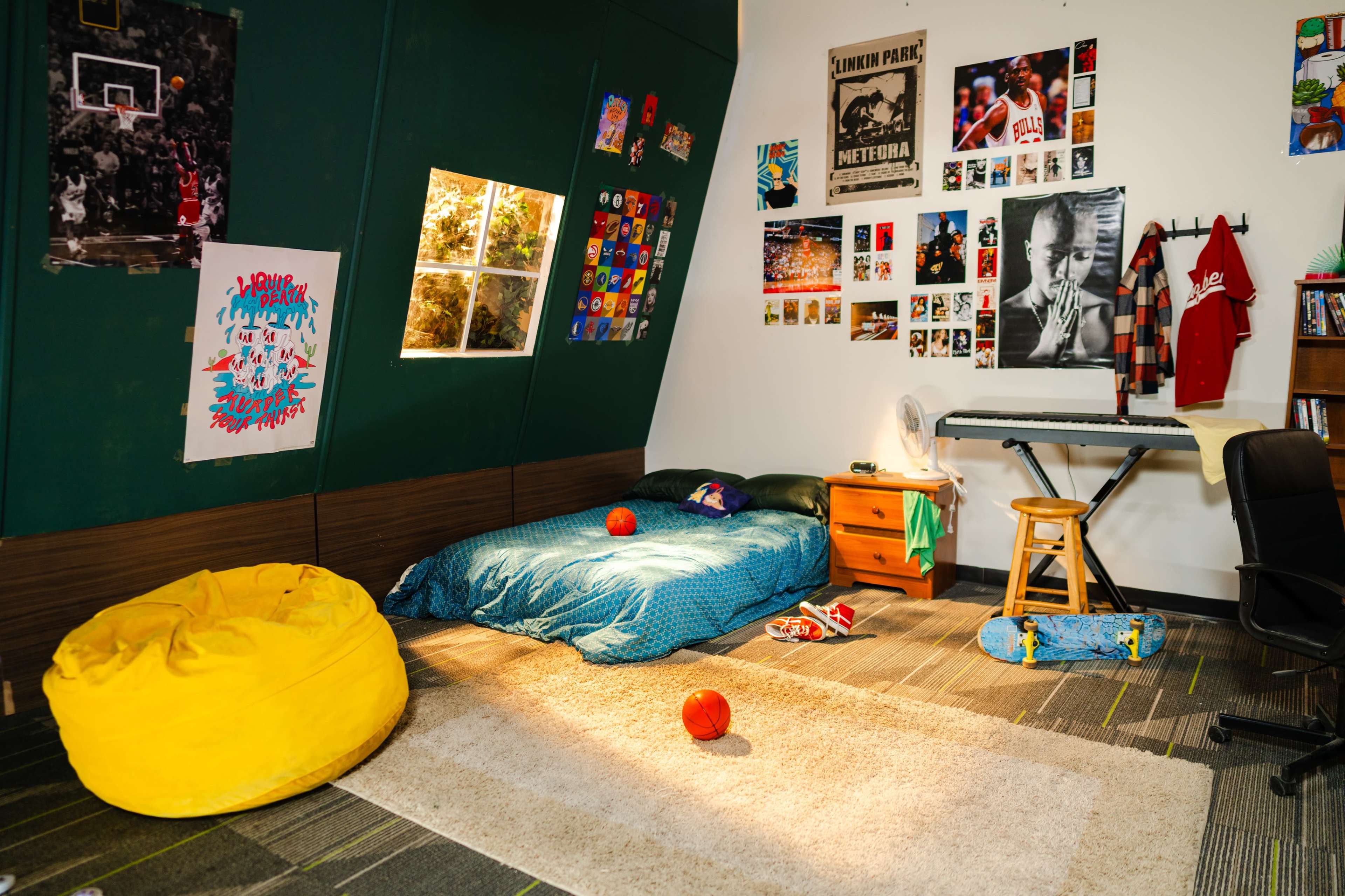 90s Bedroom & Y2K Pink Bedroom Image in Northeast Los Angeles, Los Angeles, CA