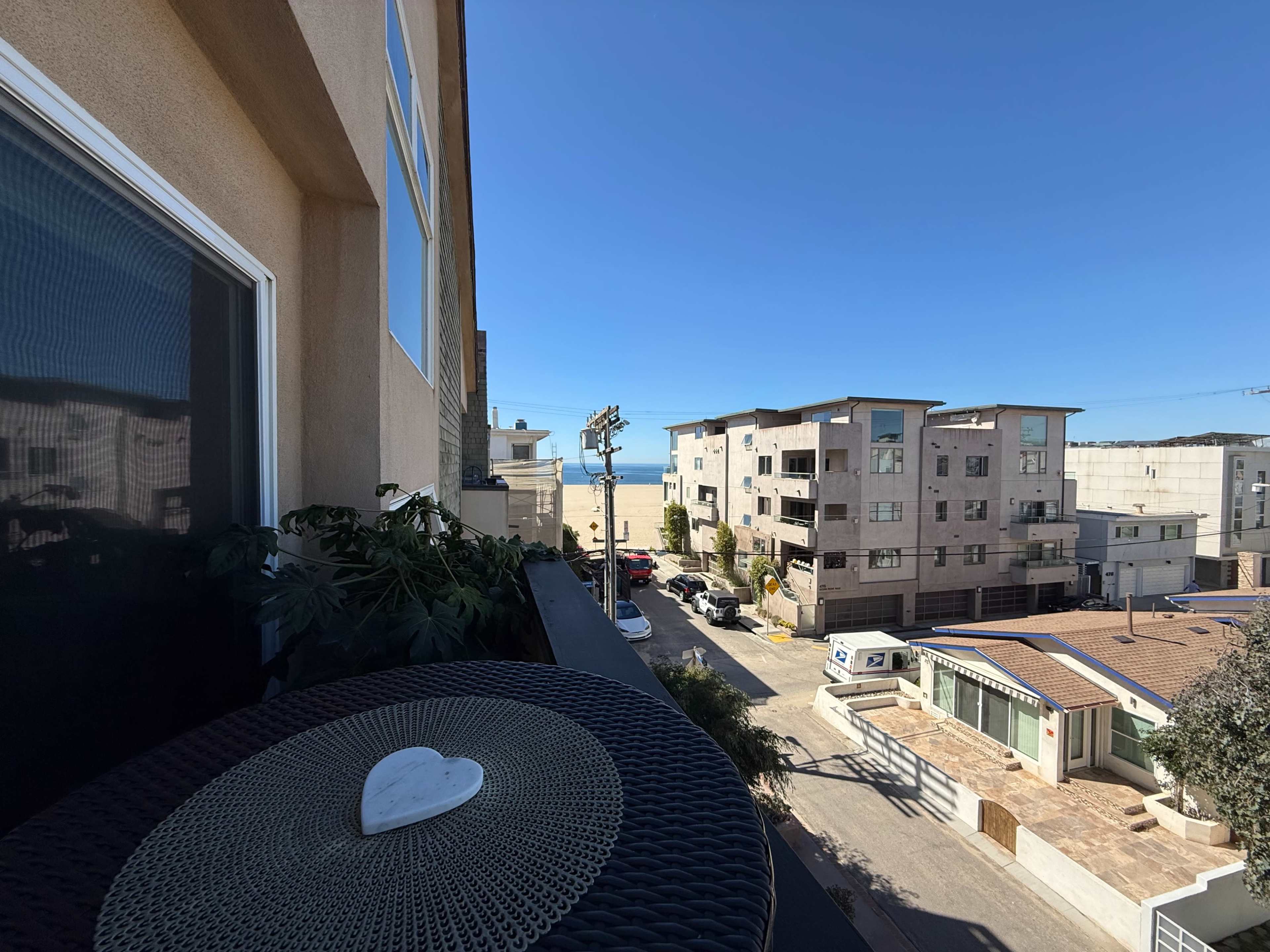 Marina Photo Studio w/ 3 Backdrops + Private Patio w/ OCEAN VIEW + Private Bathroom + Parking Spot & More Image in Venice, Marina Del Rey, CA