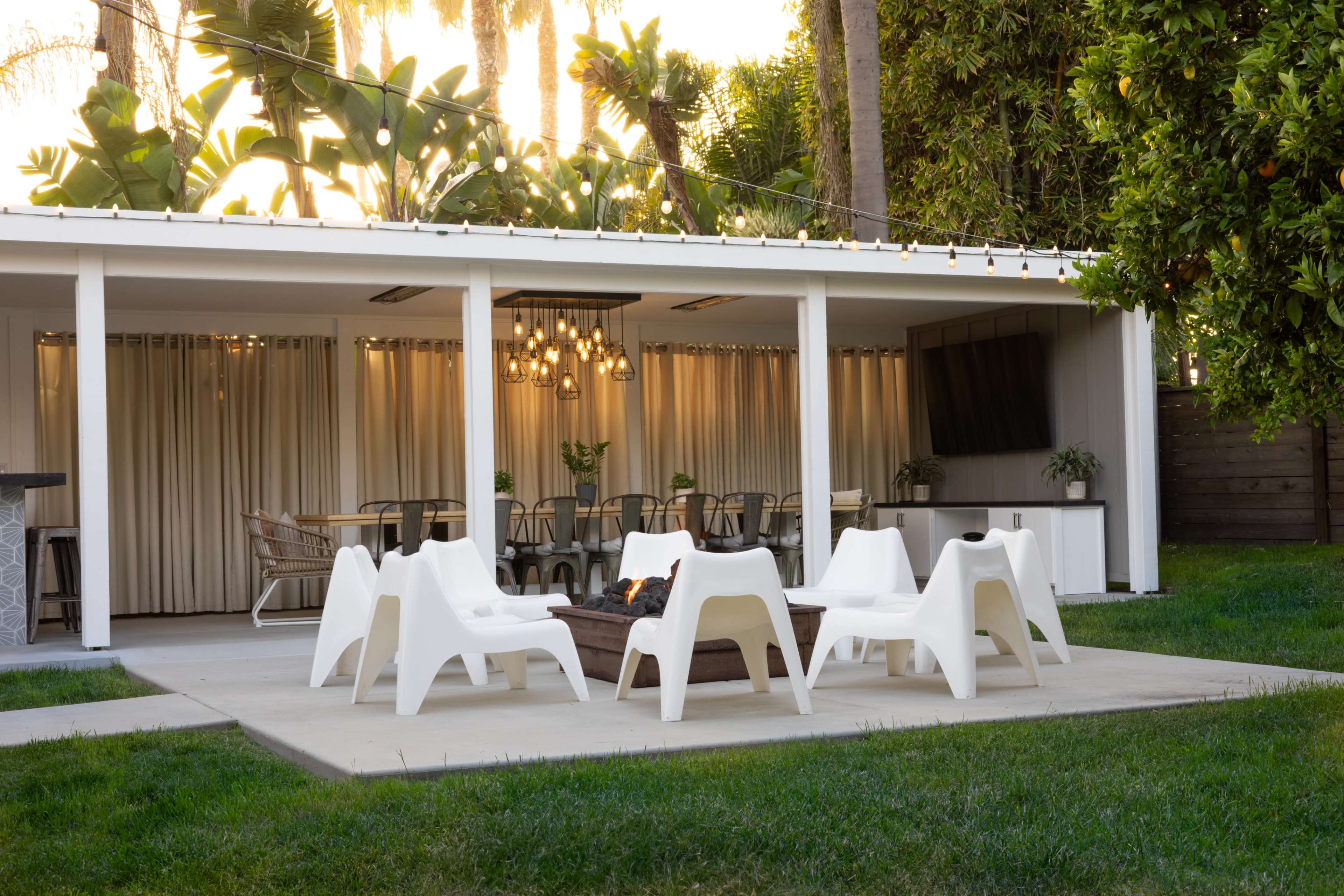 Coastal Contemporary Home Image in Carlsbad, carlsbad, CA