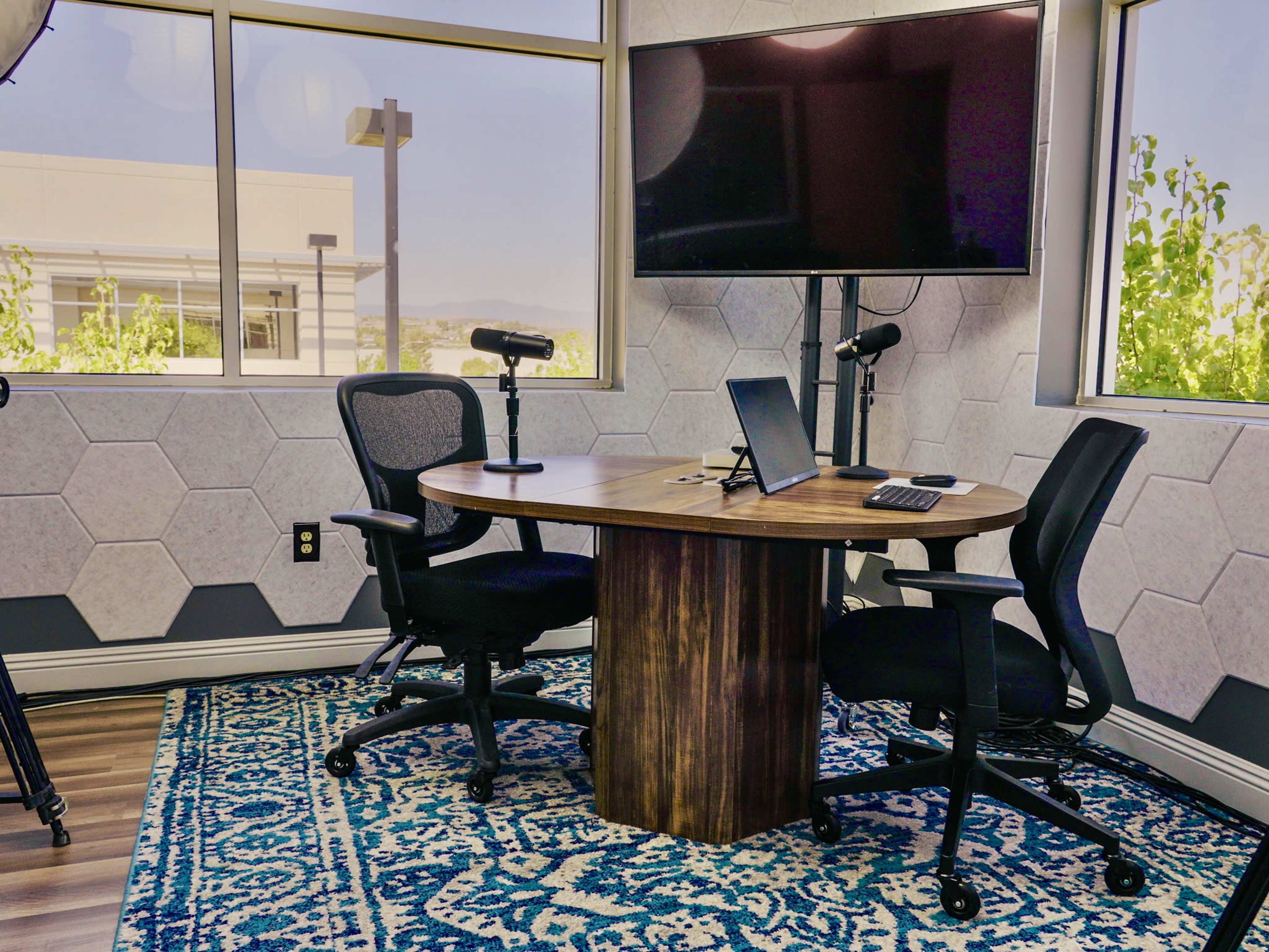 Modern and Roomy Suburban Podcast Studio with Mountain Views Image in , Valencia, CA