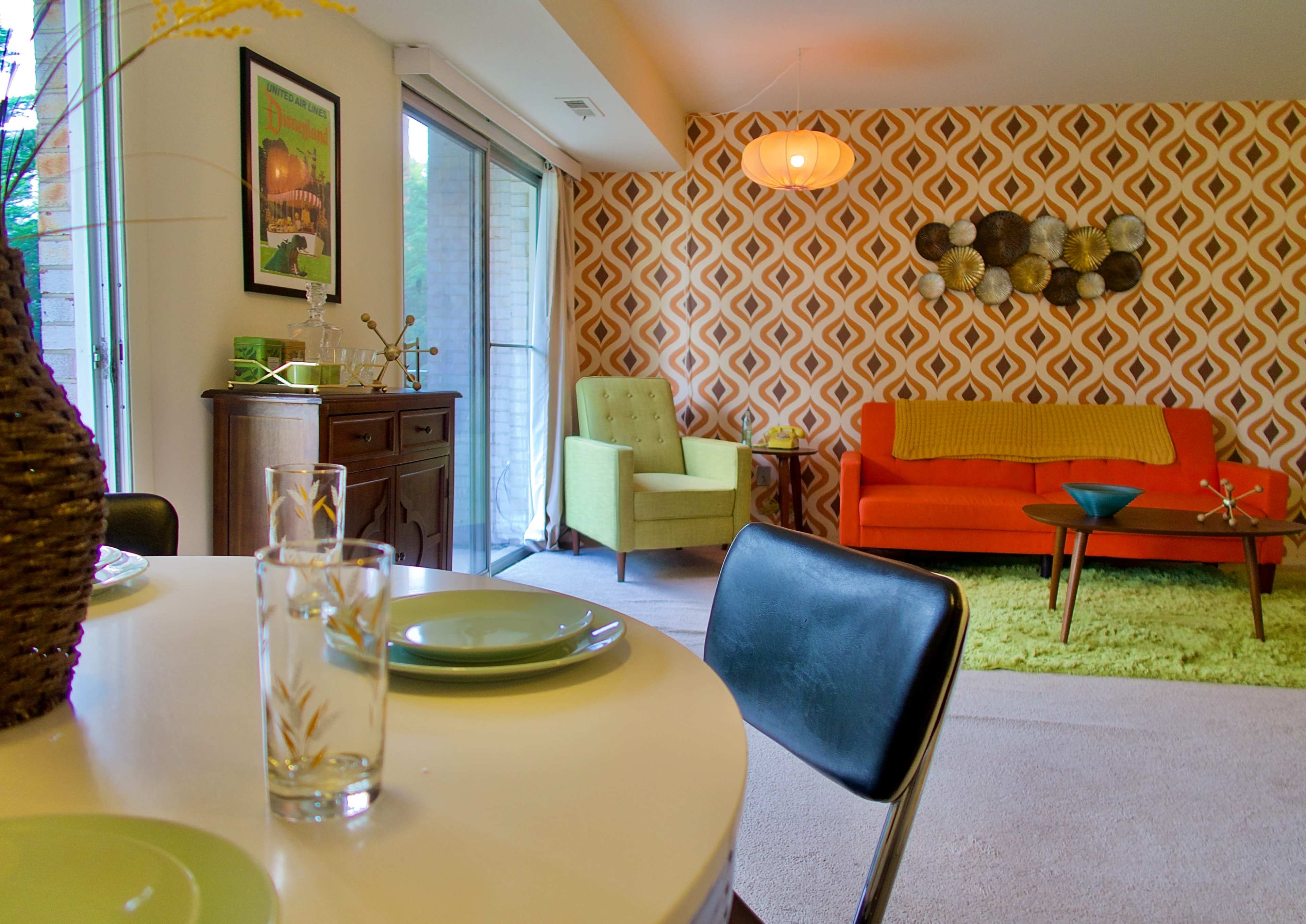 Retro Themed Apartment | VINTAGE Mid Century Theme Image in Cherrydale, Arlington, VA