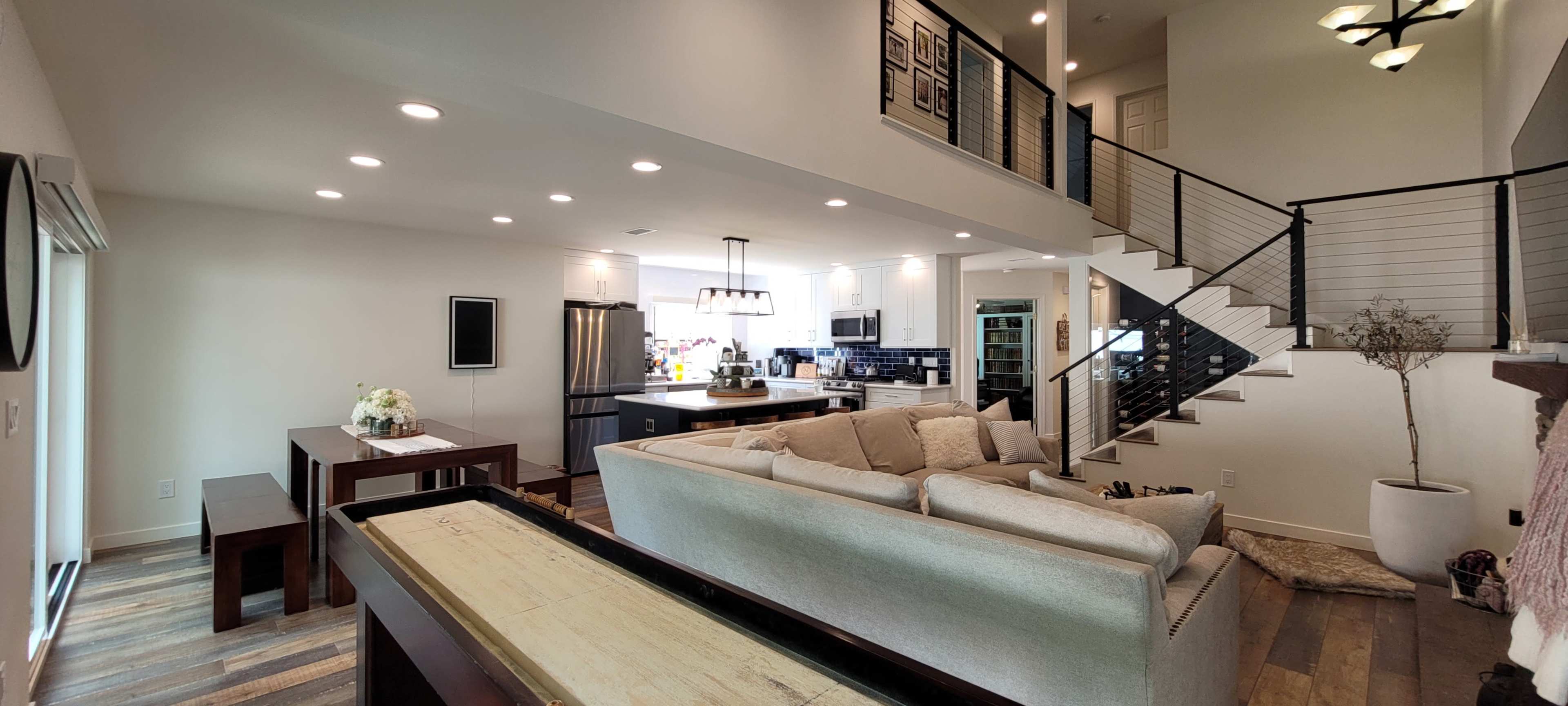 Light-Filled & Contemporary House Image in Laguna Hills, Laguna Hills, CA