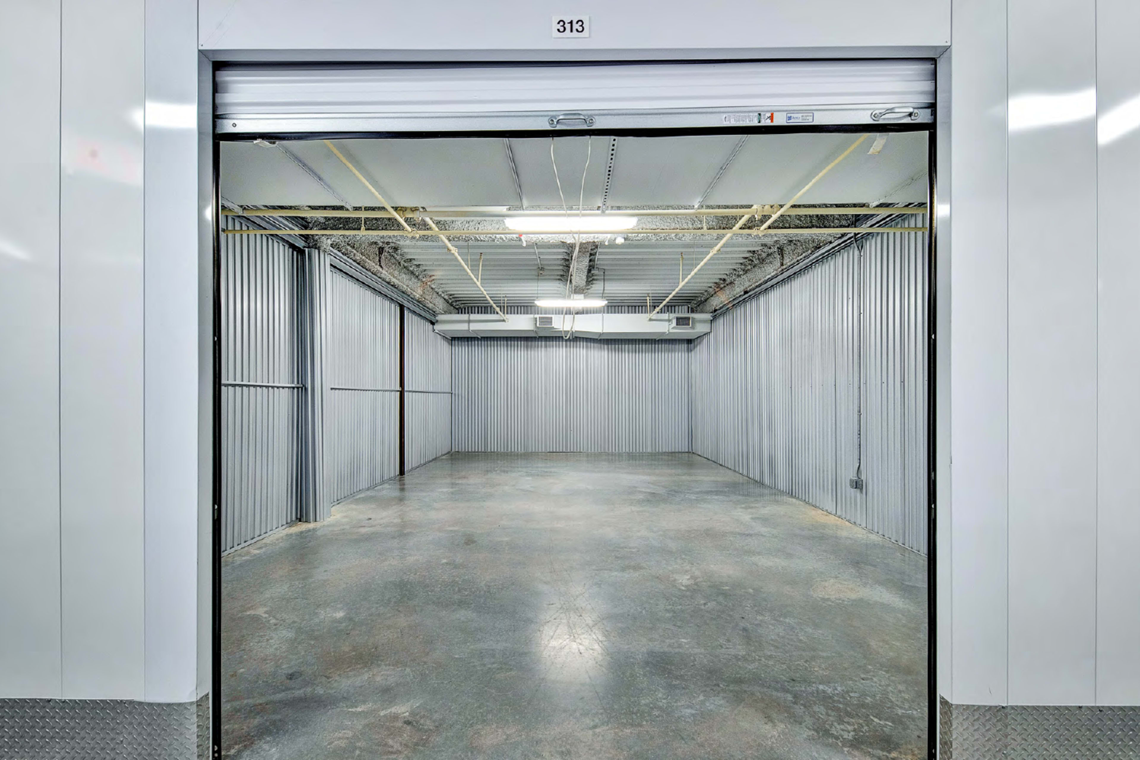 Modern Industrial Space Perfect for Versatile Gatherings Image in Harlem, New York, NY