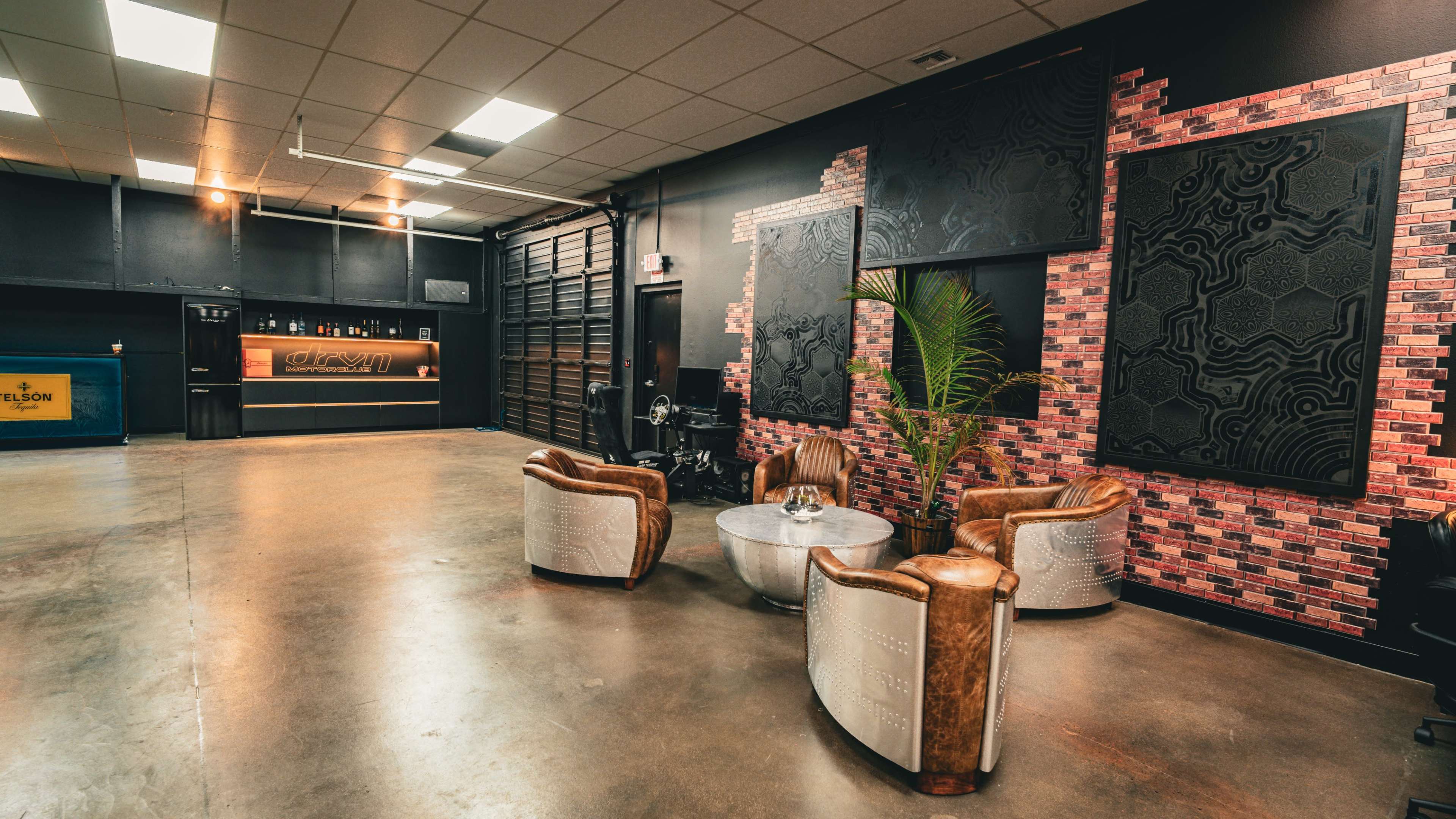Expansive Urban Loft with Drive-In Access: Ideal for Car Shows, Fashion Events & Film Shoots Image in Winchester, las vegas, NV