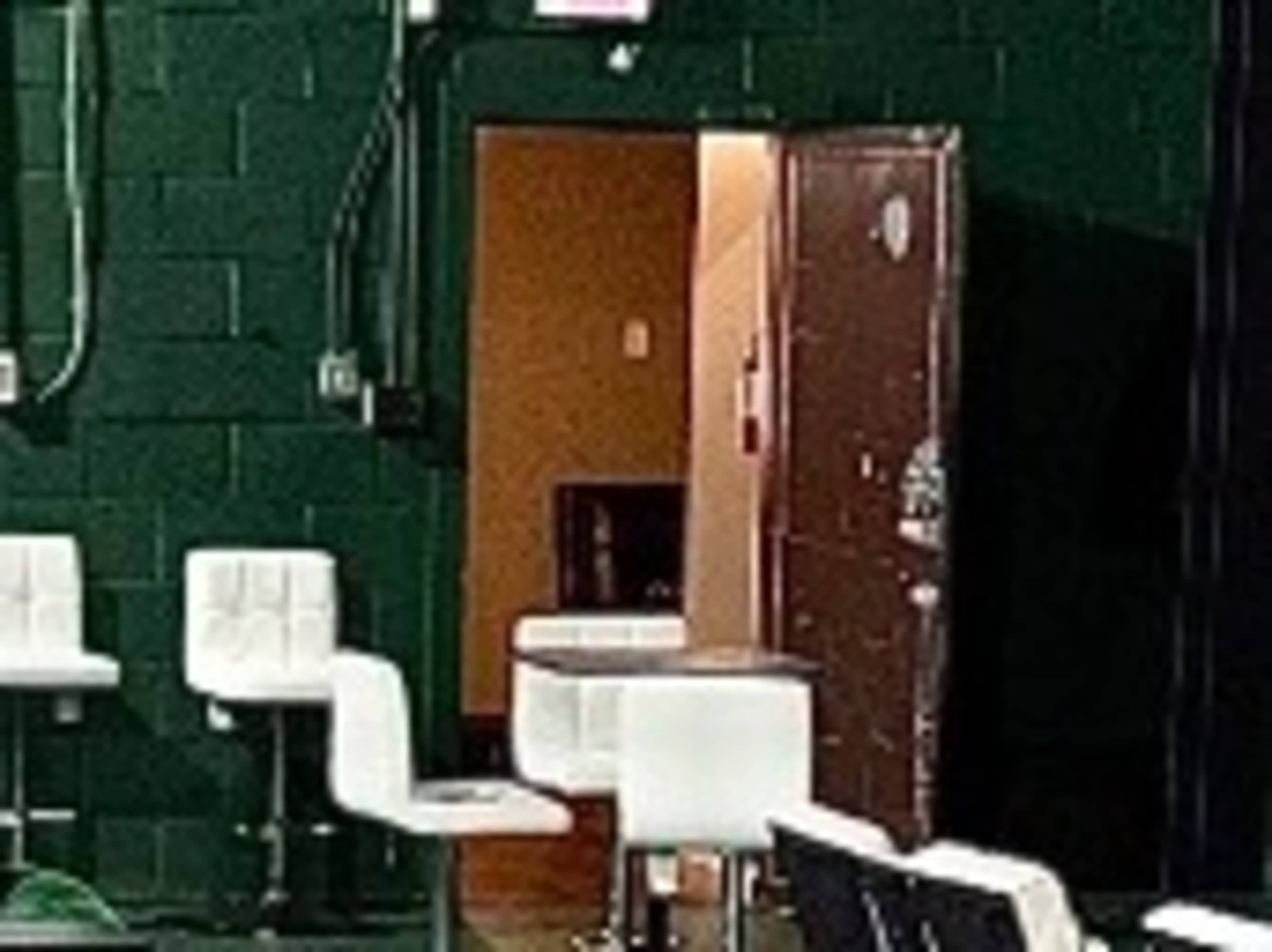 Additional All White Room