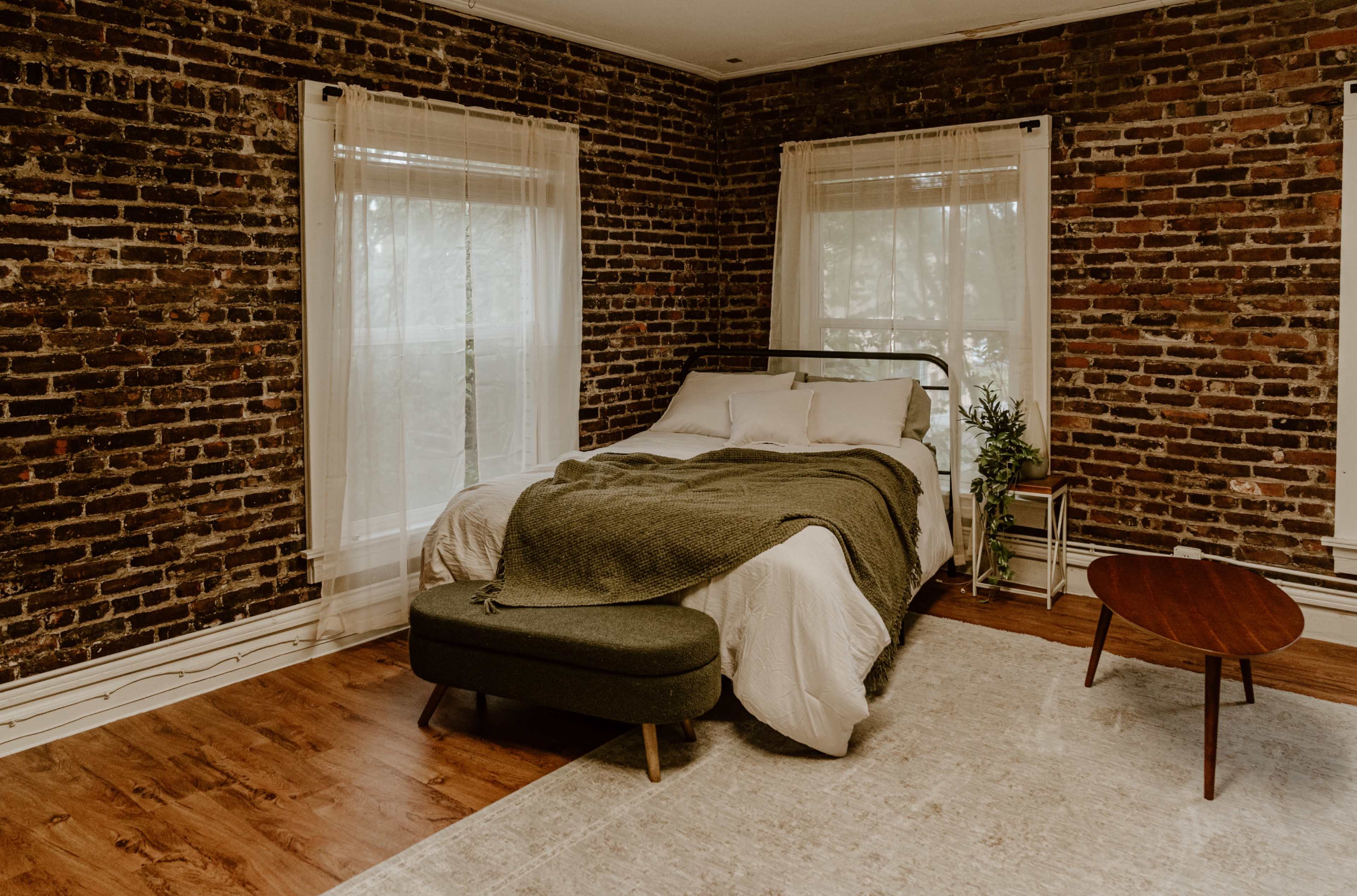 Historic 3rd Street Natural Light Photo Studio Image in McMinnville, McMinnville, OR