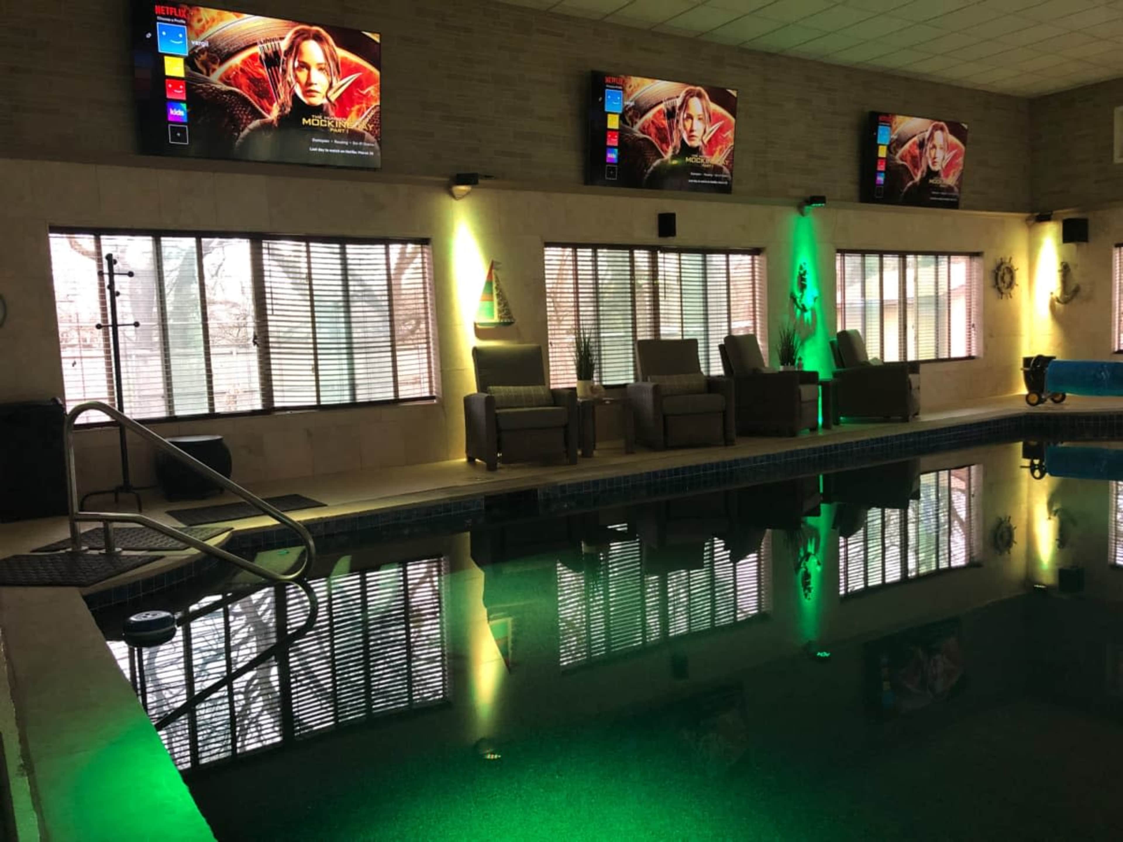 Separate building with an indoor heated swimming pool. Image in Grand Prairie, Grand prairie, TX