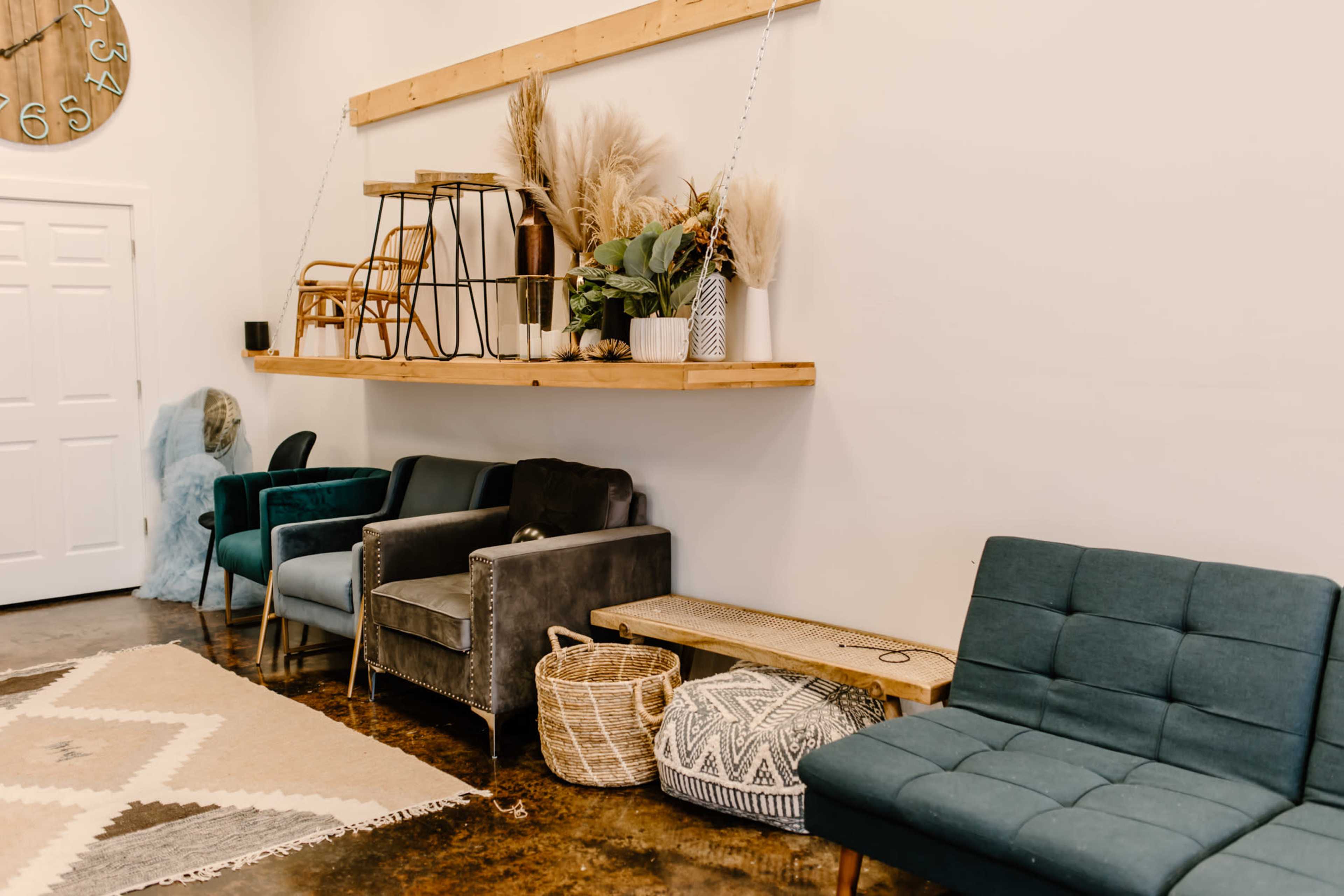 Open space with plenty of natural lighting and lots of props. Image in , Tyler, TX
