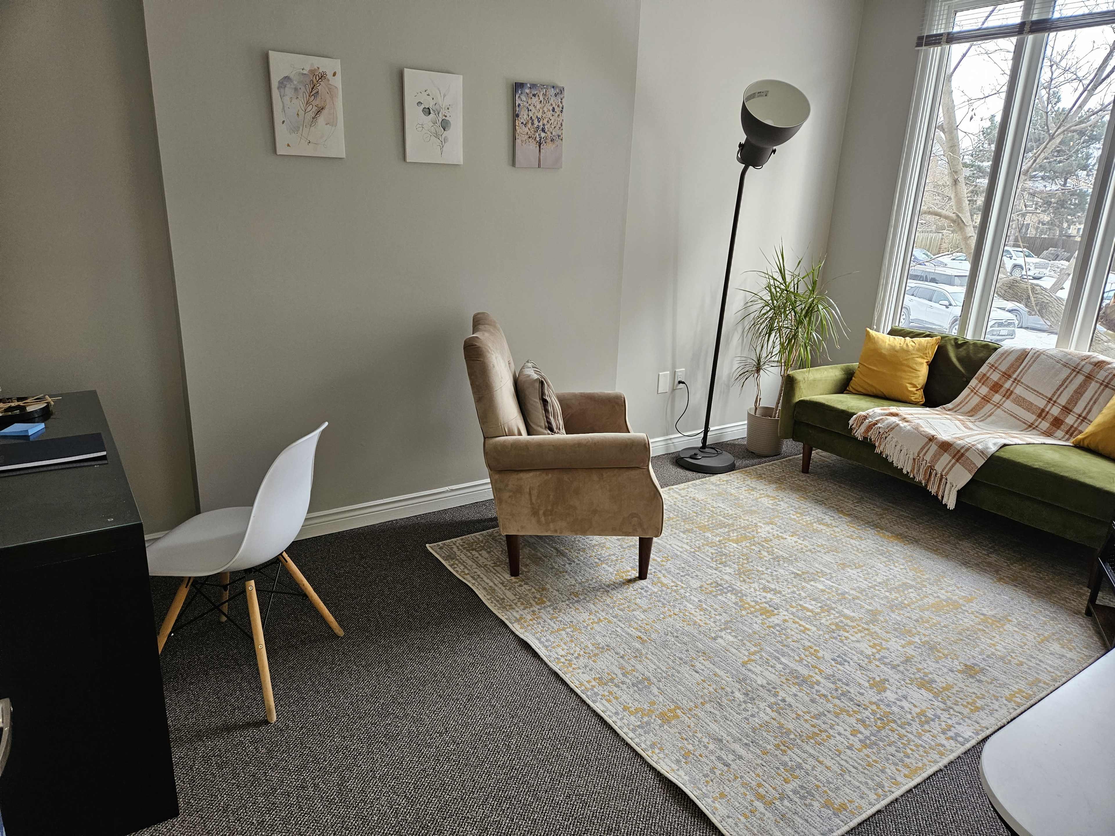 Therapy Office with full desk set up Image in Mississauga, Mississauga, ON