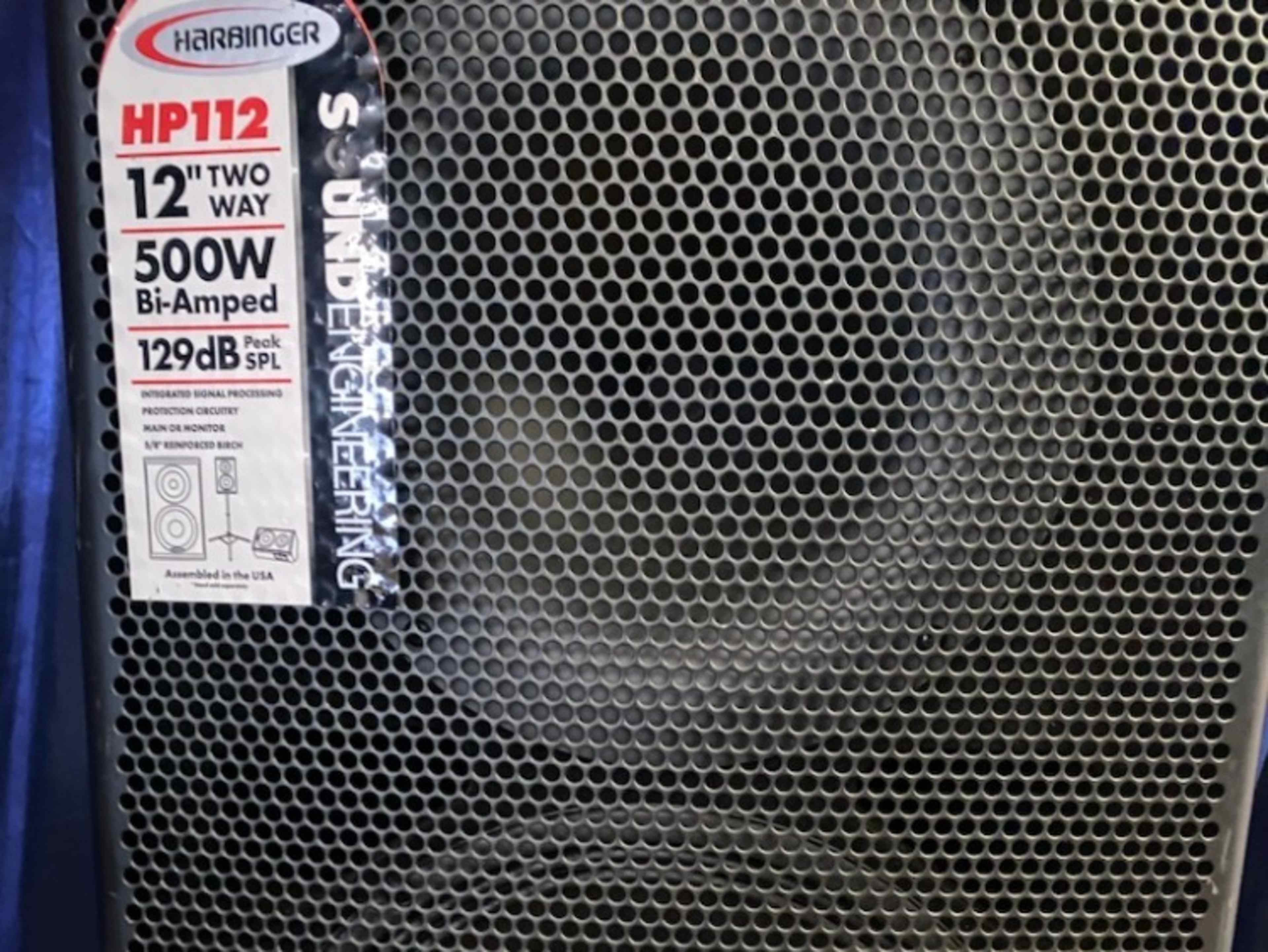 Microphone & bluetooth speaker