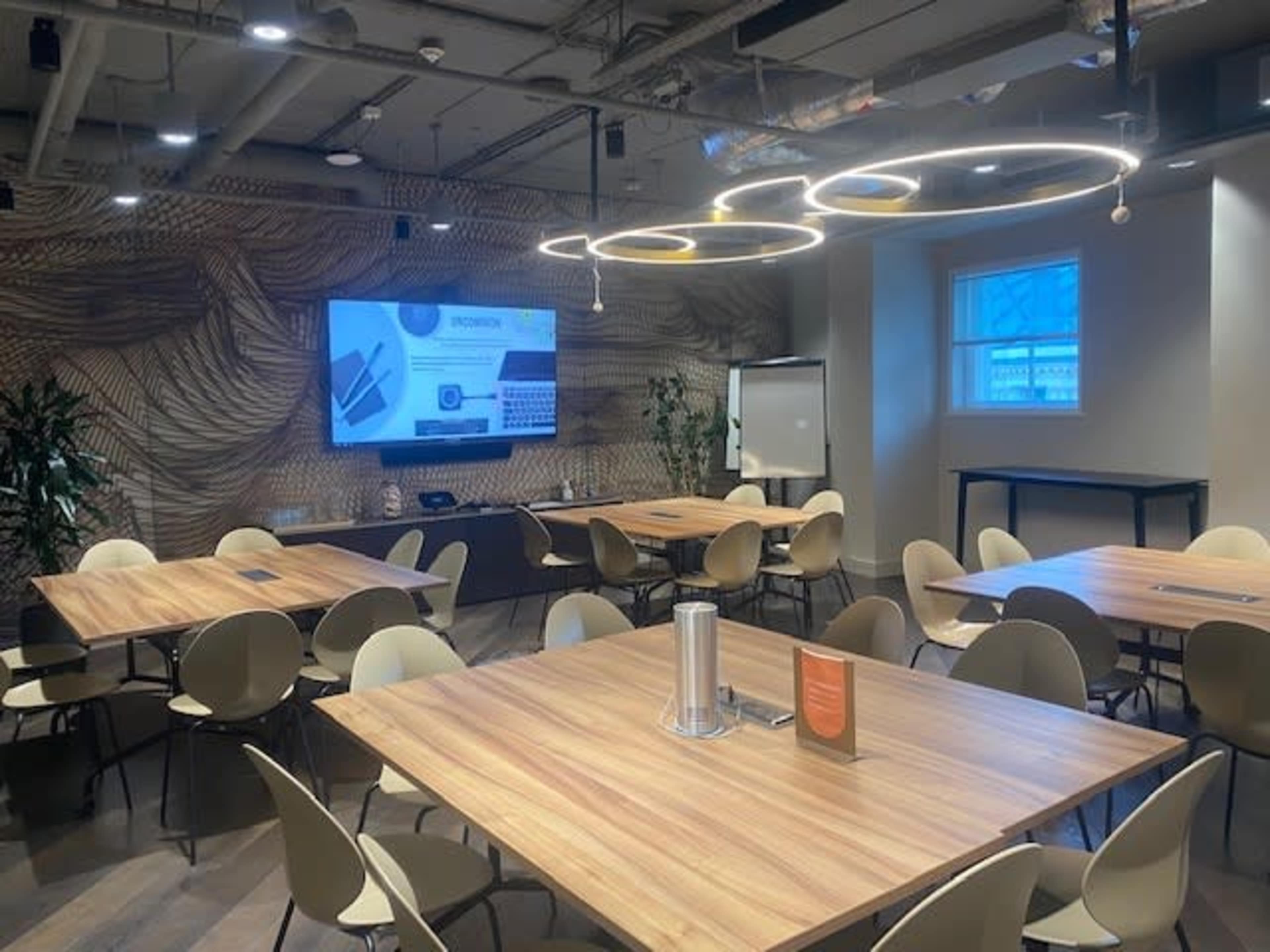 Large Flexible Meeting Space Image in City of London, London, ENG
