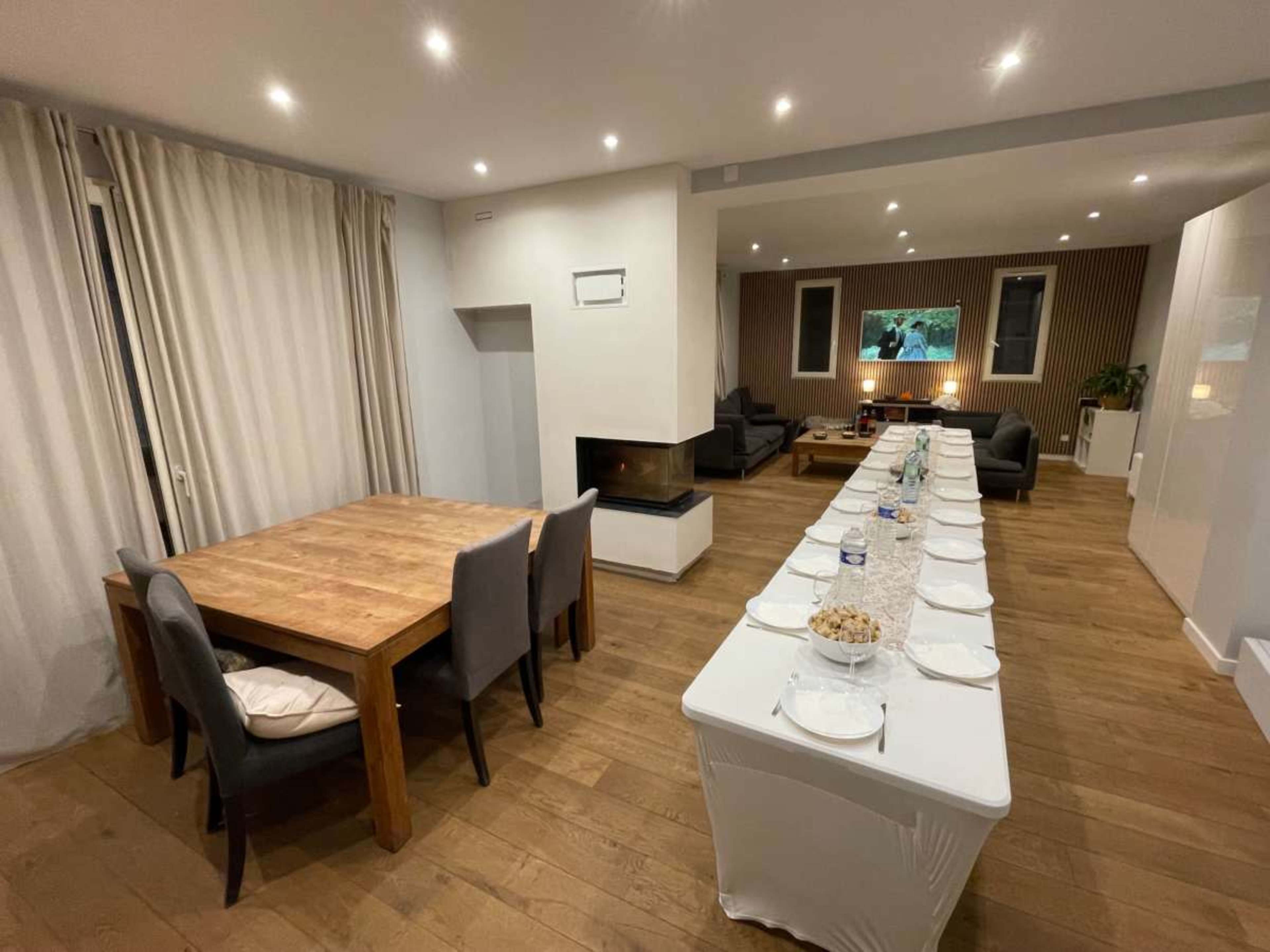 Maison de maître avec grand jardin au Vésinet Image in , LE VESINET