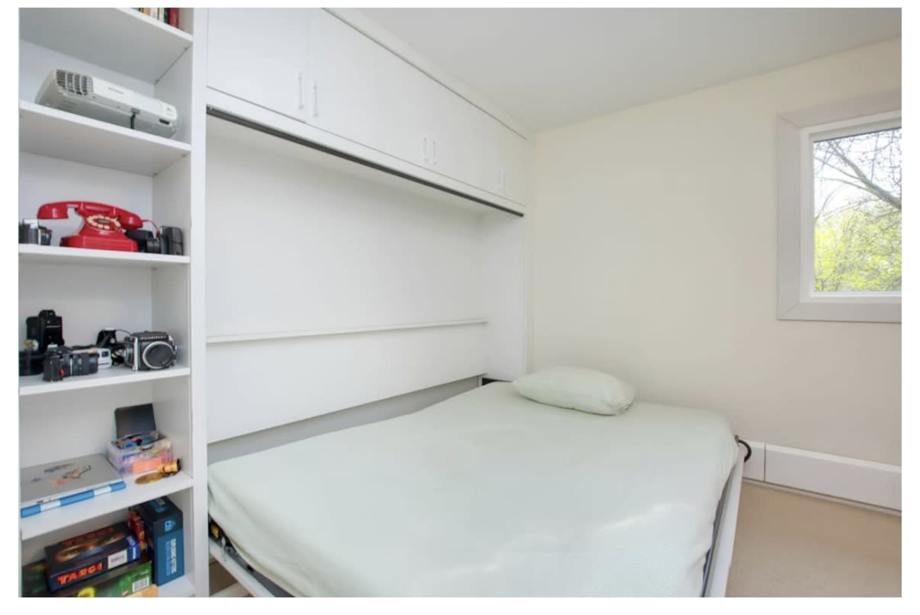 Riverside Townhouse with a beautiful, naturally lit living room Image in South Riverdale, Toronto, ON