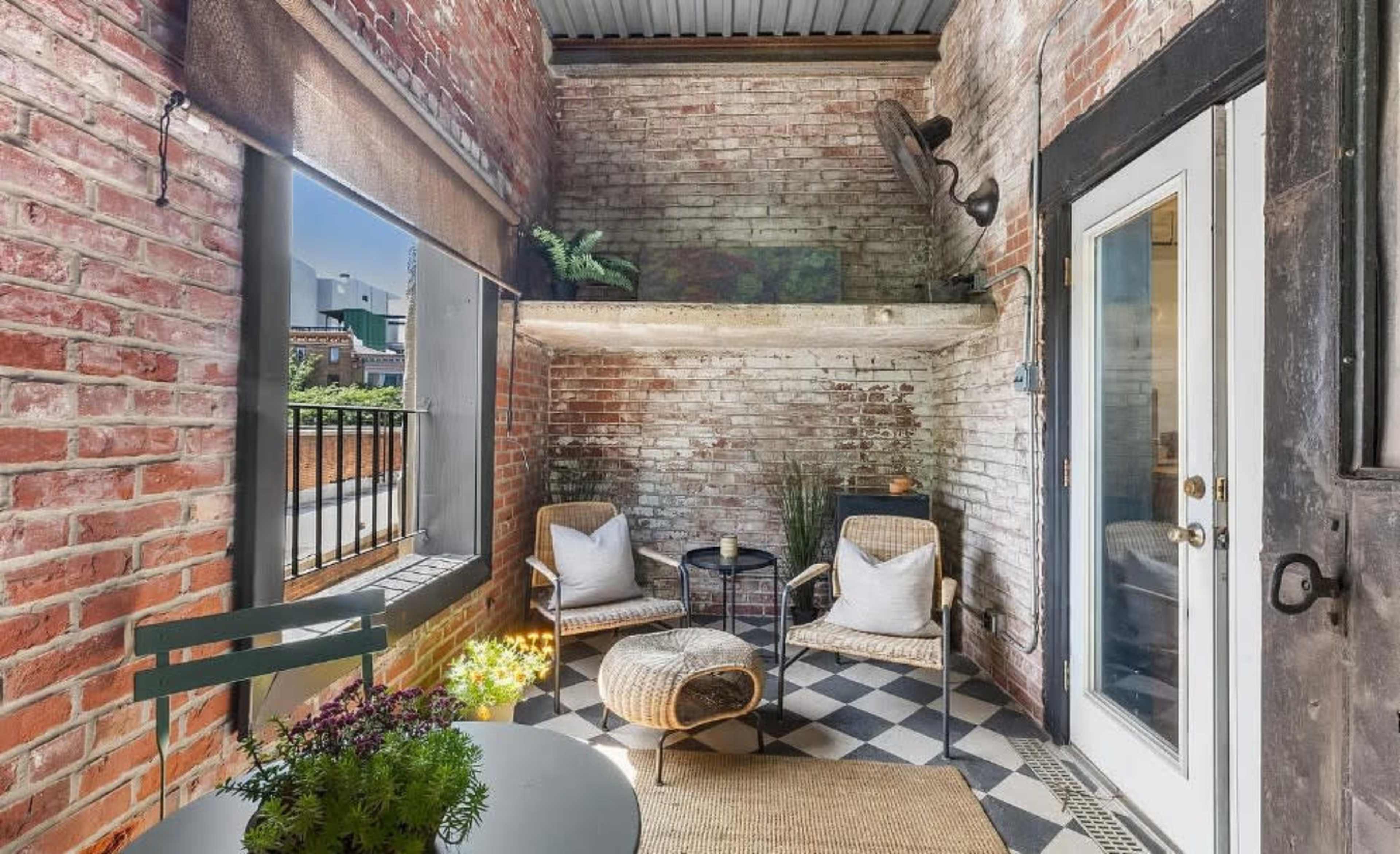 Cozy Industrial-Chic Studio in Trendy NoLibs Image in North Philadelphia, Philadelphia, PA