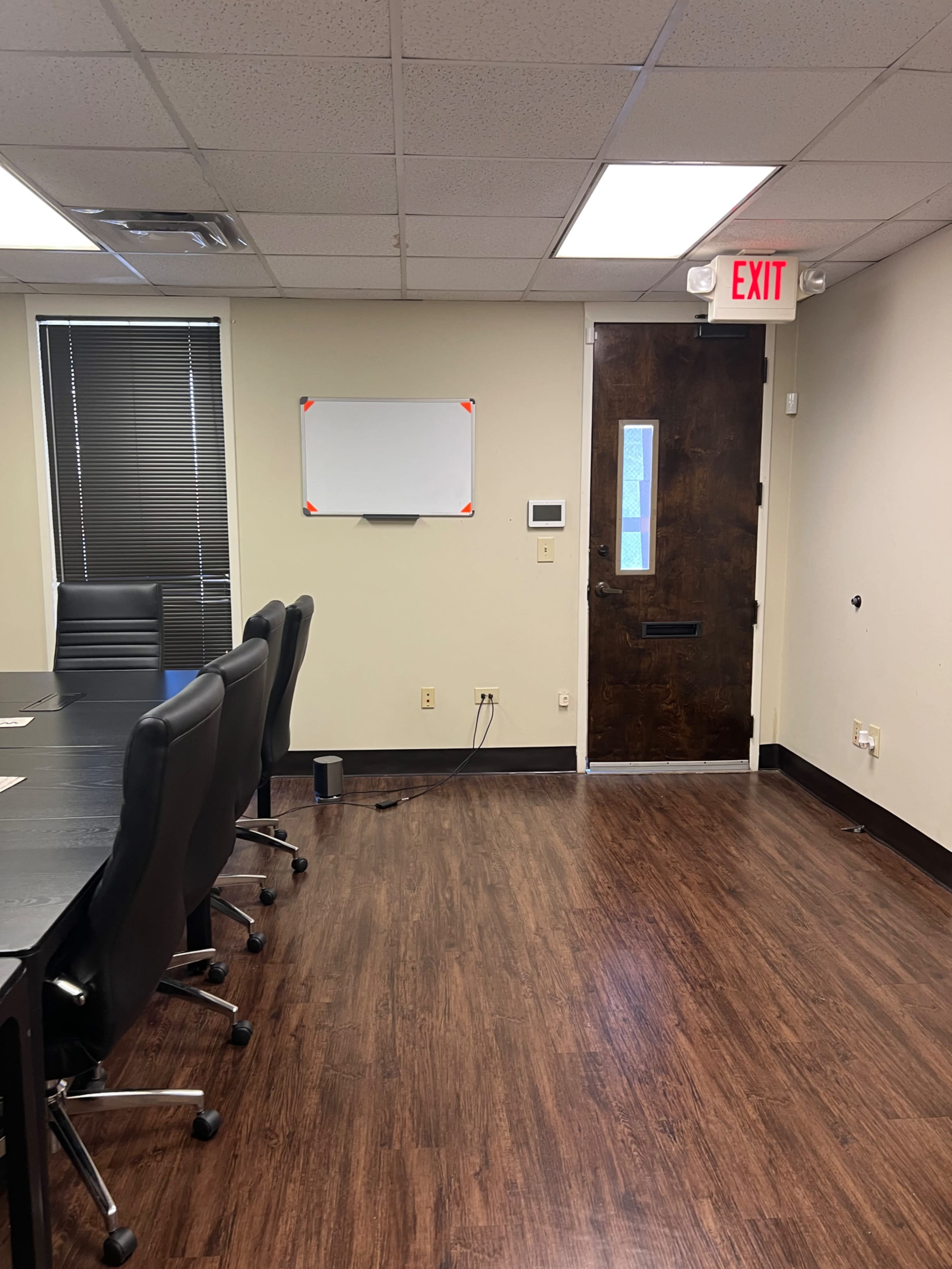 Small meeting space near Atlanta Airport With complimentary parking Image in College Park, College Park, GA