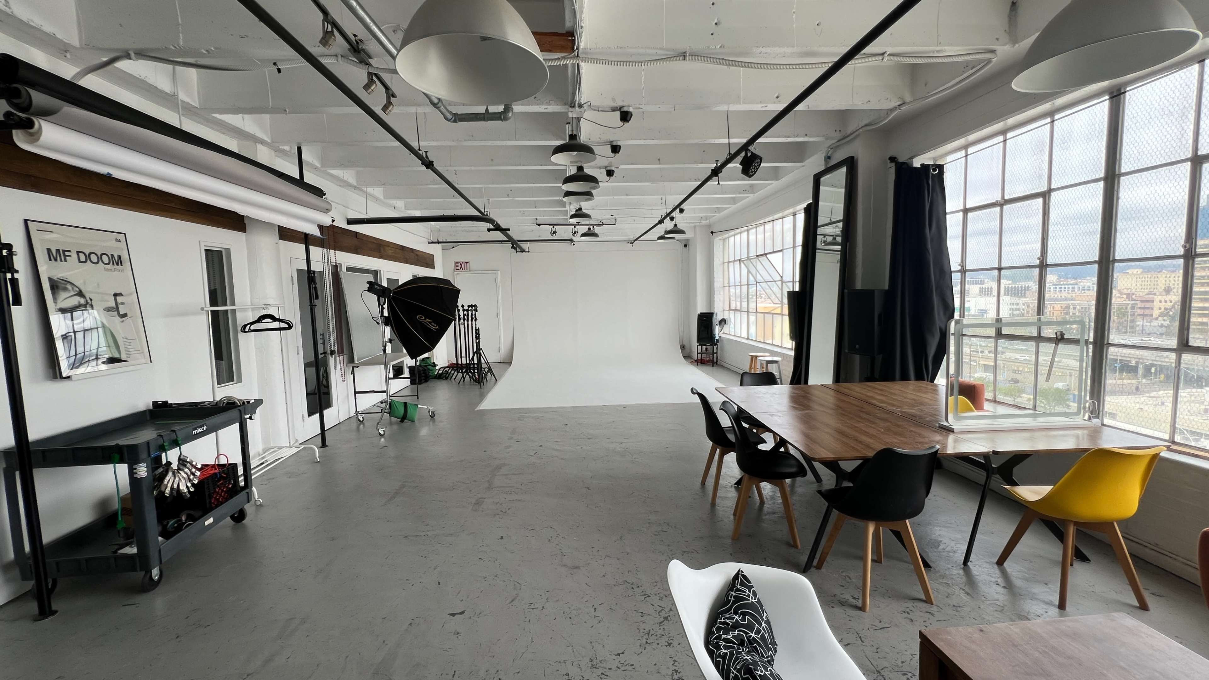 Studio 825 DTLA - Natural light and blackout studio w/ equipment Image in South Los Angeles, Los Angeles, CA