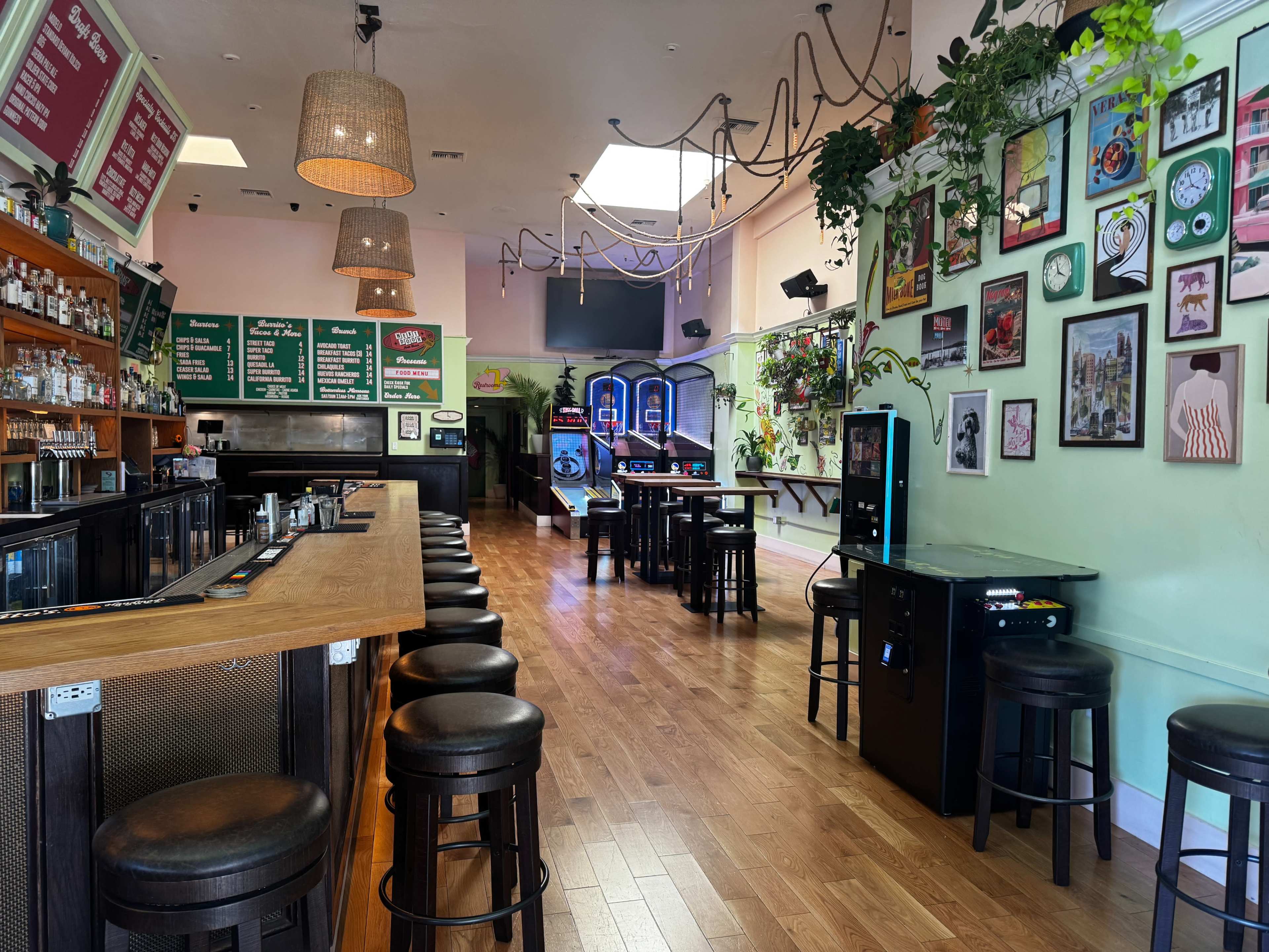 Great Bar with Several Games and Food! Image in North Beach, SAN FRANCISCO, CA